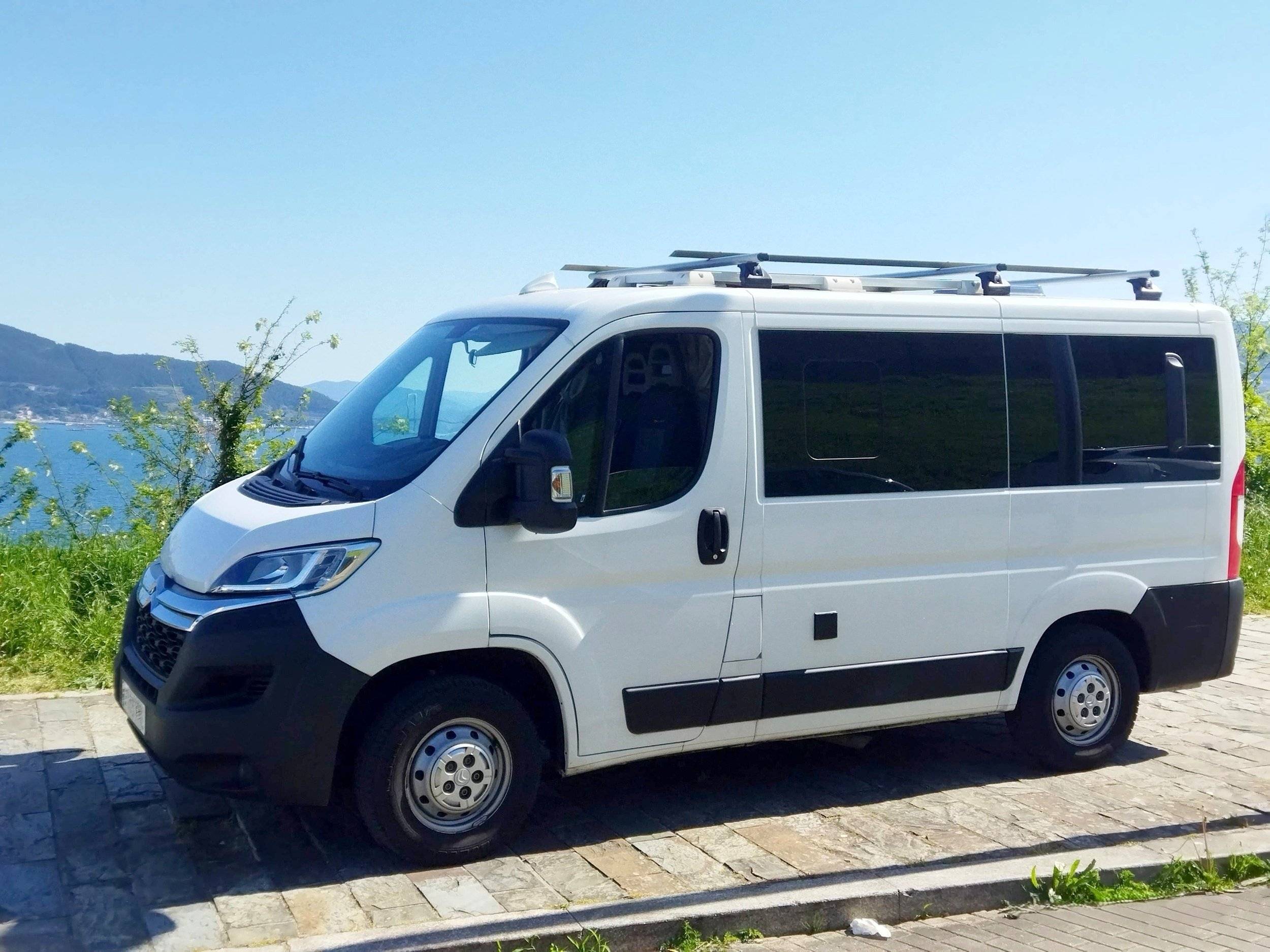 Front view from 3/4 Citroën Citroën jumper - Yescapa