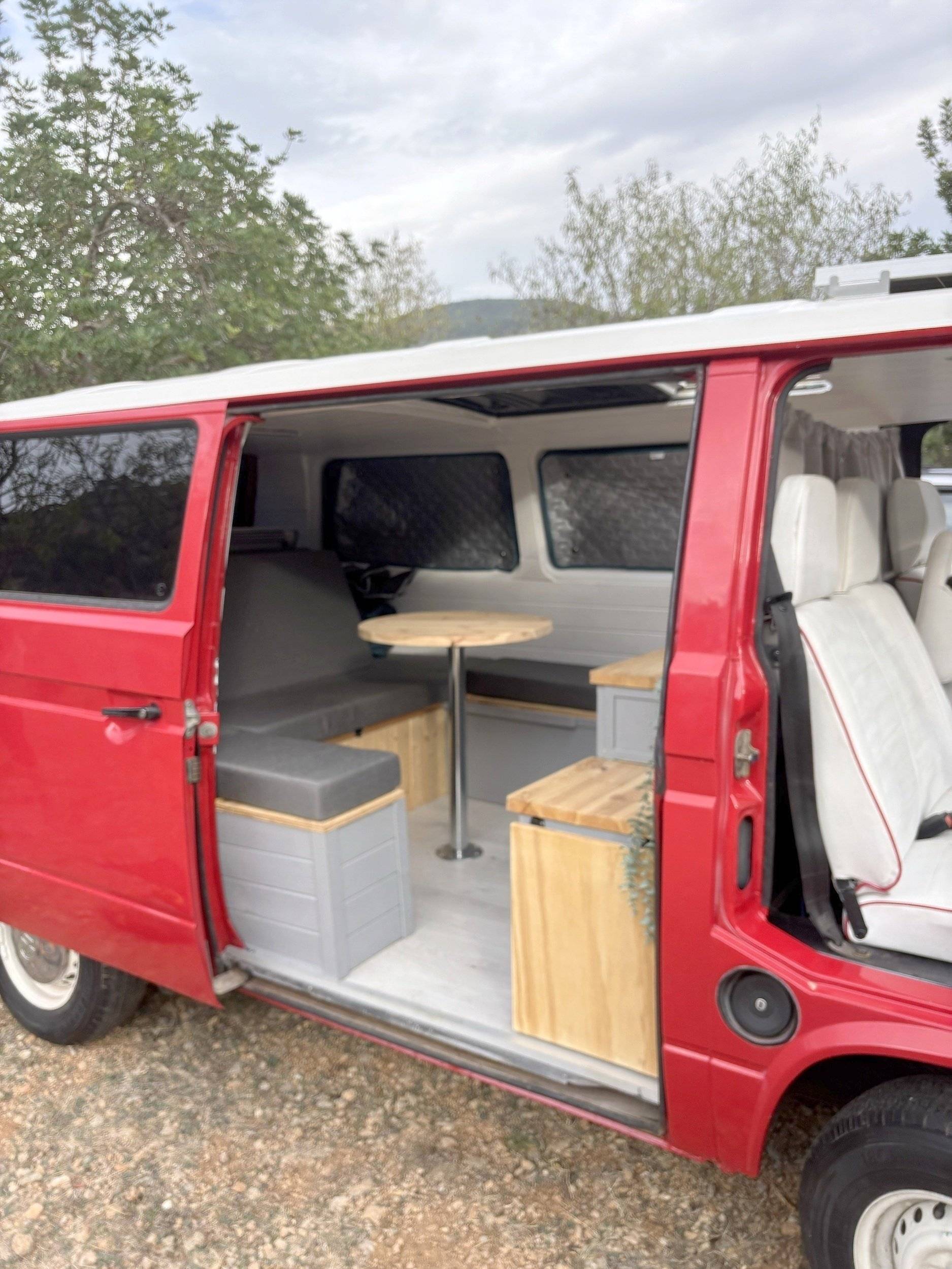 Vista del vehículo ángulo delantero Volkswagen caravelle T3 - Yescapa