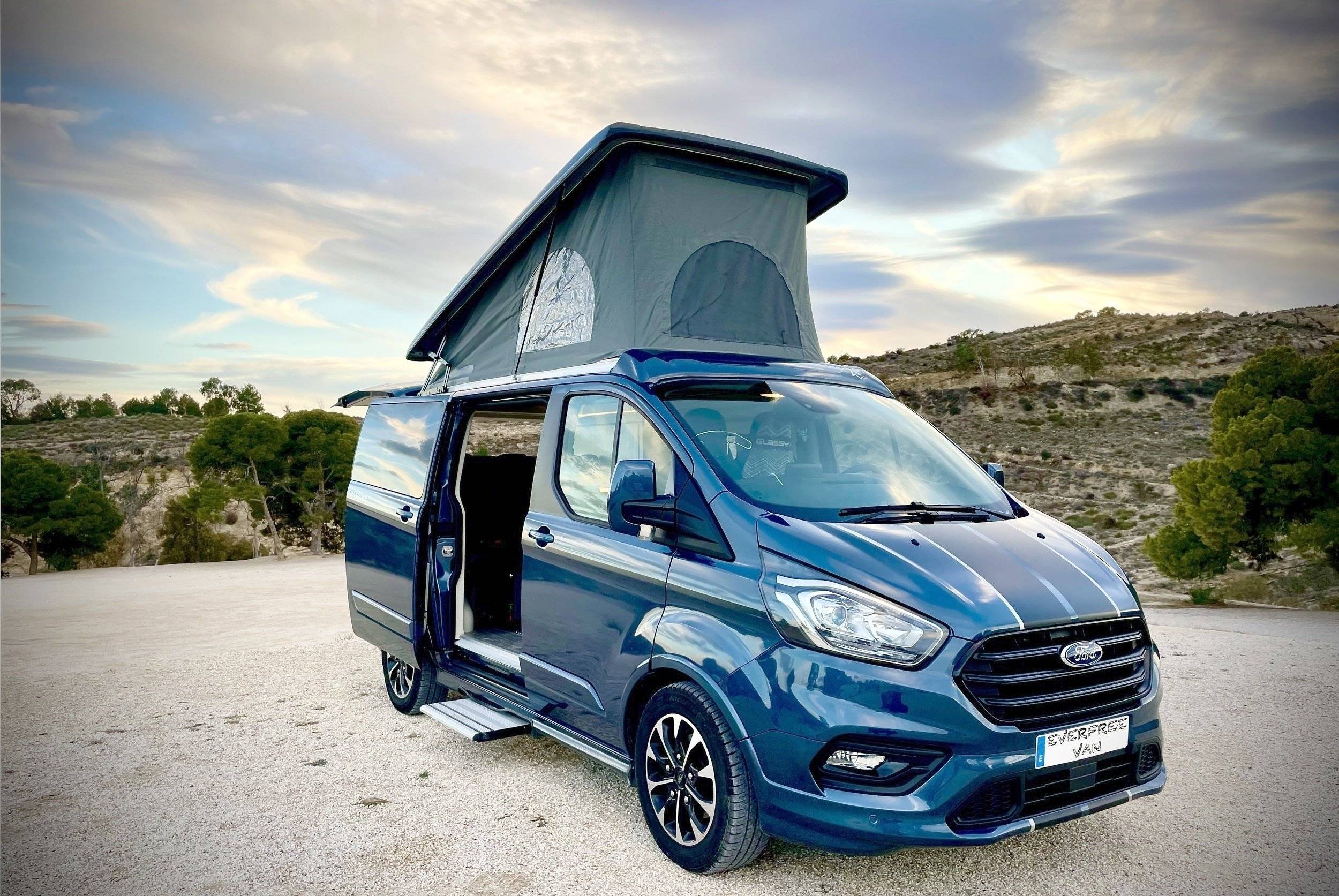 Vista del vehículo ángulo delantero Ford Transit Custom Panama P10 - Yescapa