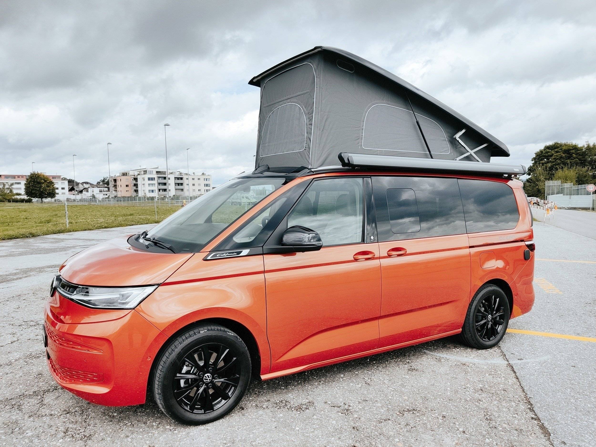 Volkswagen T7 New California Ocean PHEV 4M