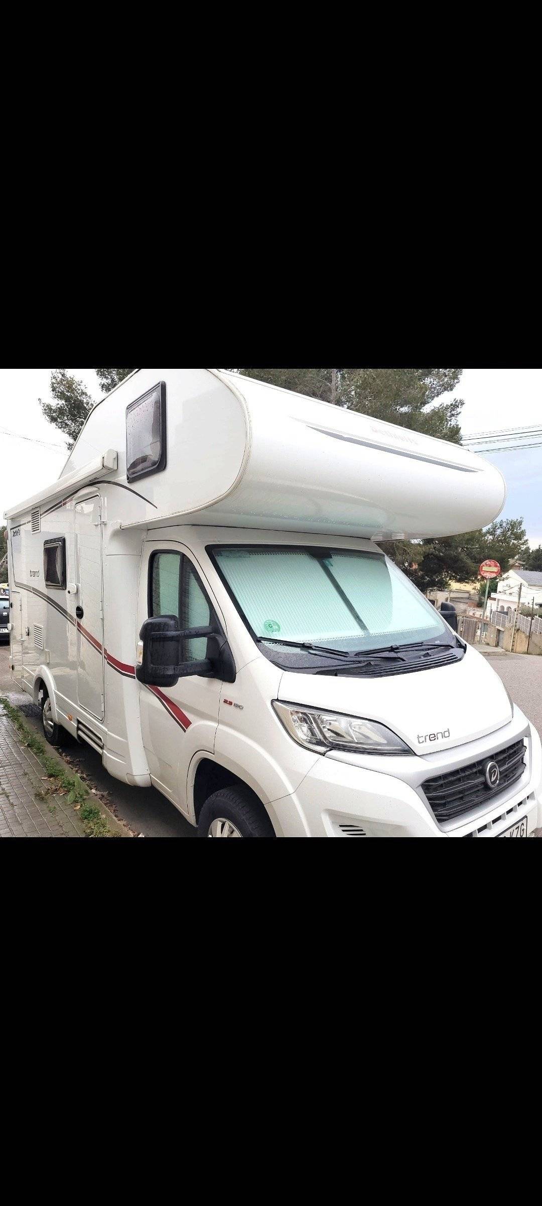 Front view from 3/4 Fiat FPT INDUSTRIAL S.P.A - Yescapa