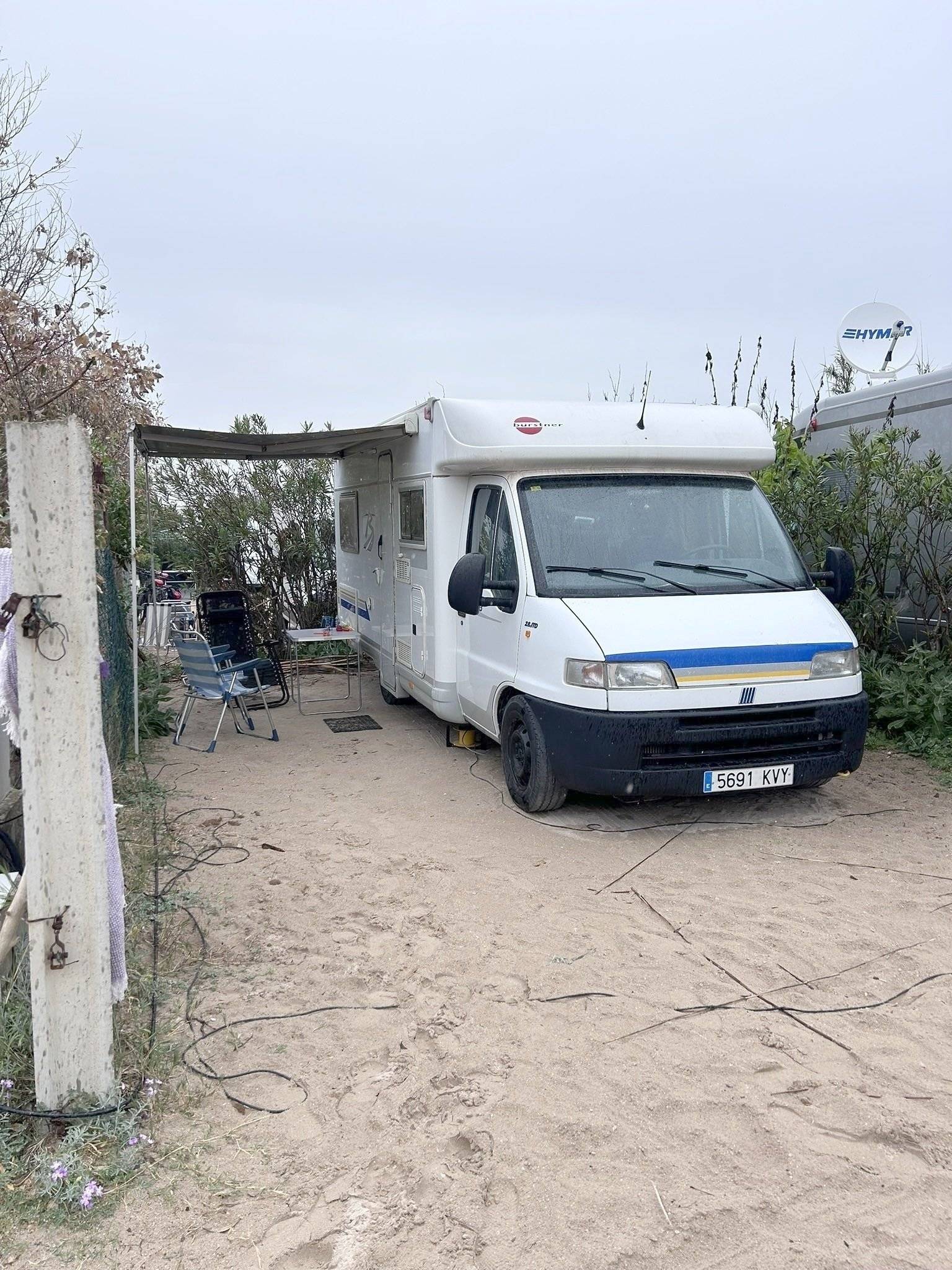 Voorkant 3/4 Fiat Ducato 2.8 JTD - Yescapa