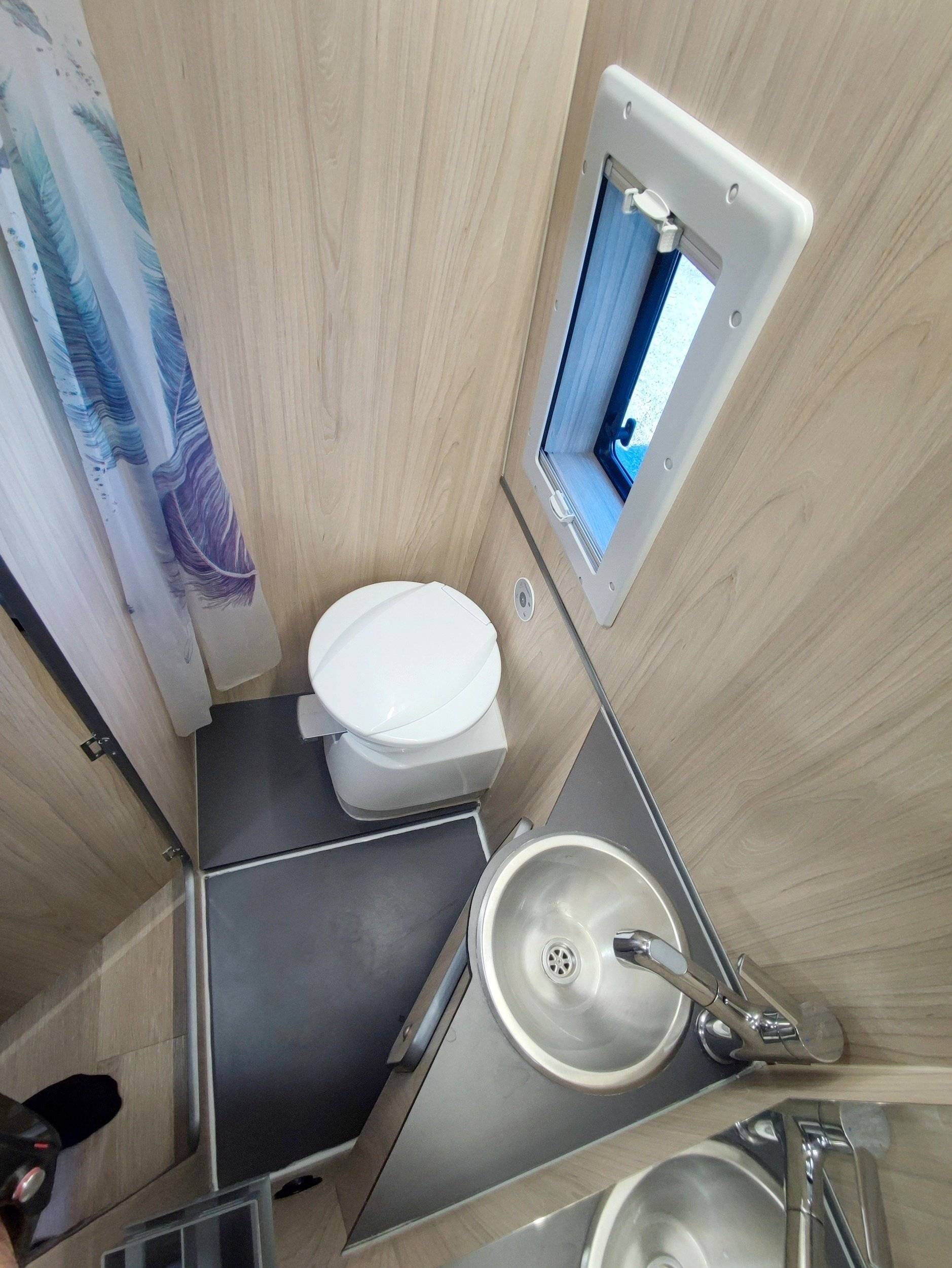 Citroën Jumper 2,0 l 130 ch blue hdi