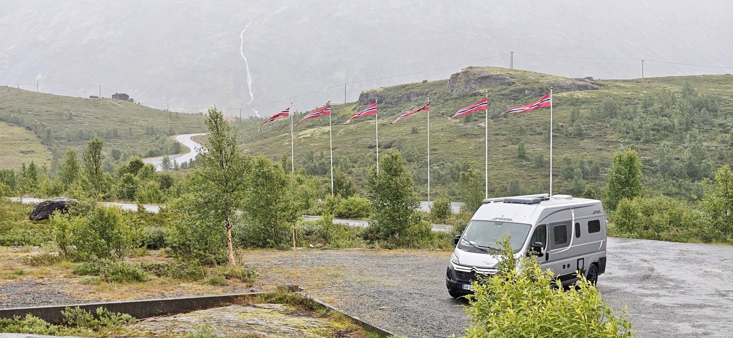 Vue avant de 3/4 Citroën Jumper 2,2 l 150 ch - Yescapa
