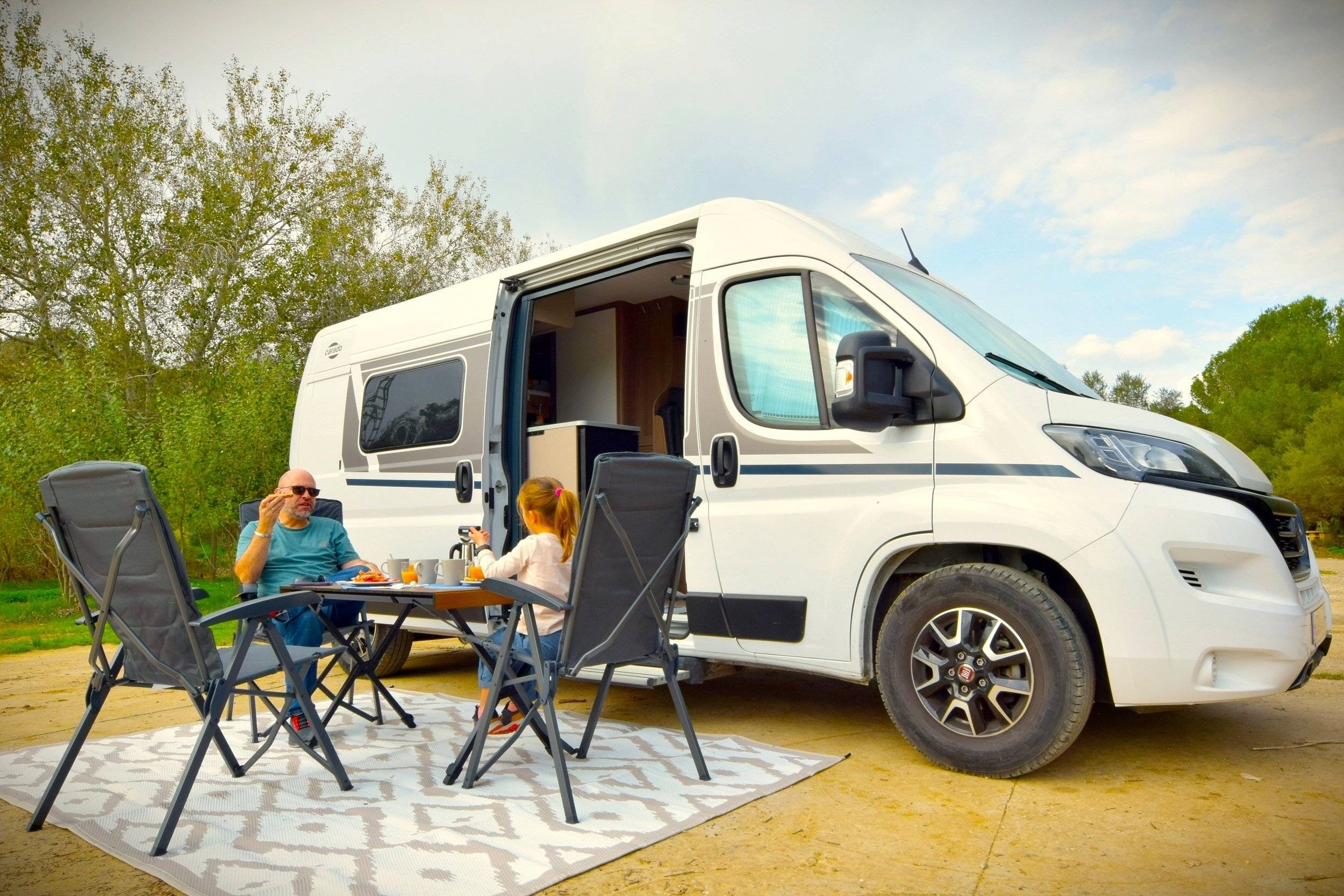 Front view from 3/4 Fiat Fiat Ducato 2,2 MJ 140 CV - Yescapa