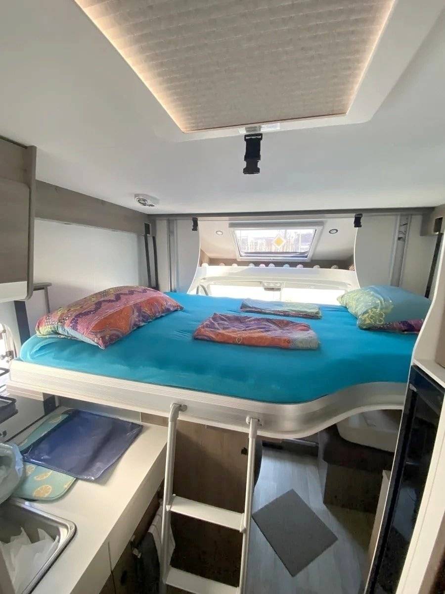 Berth Citroën TEI Light - Yescapa