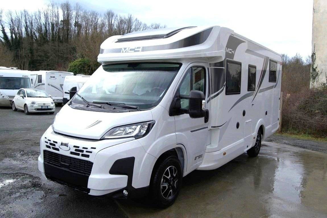 schräge Vorderansicht Fiat Fiat Ducato 2.3 140 cv - Yescapa