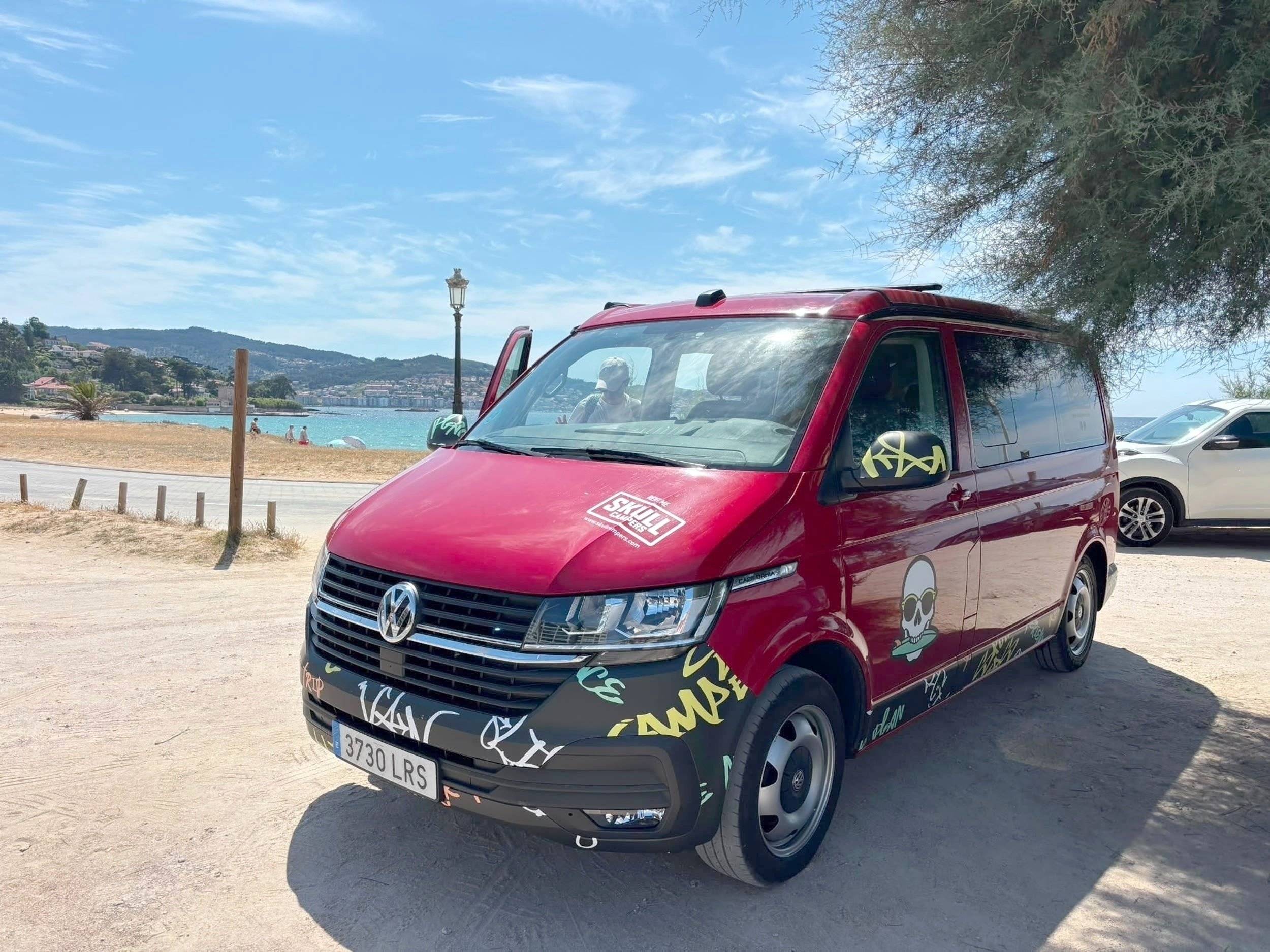 schräge Vorderansicht Volkswagen california - Yescapa