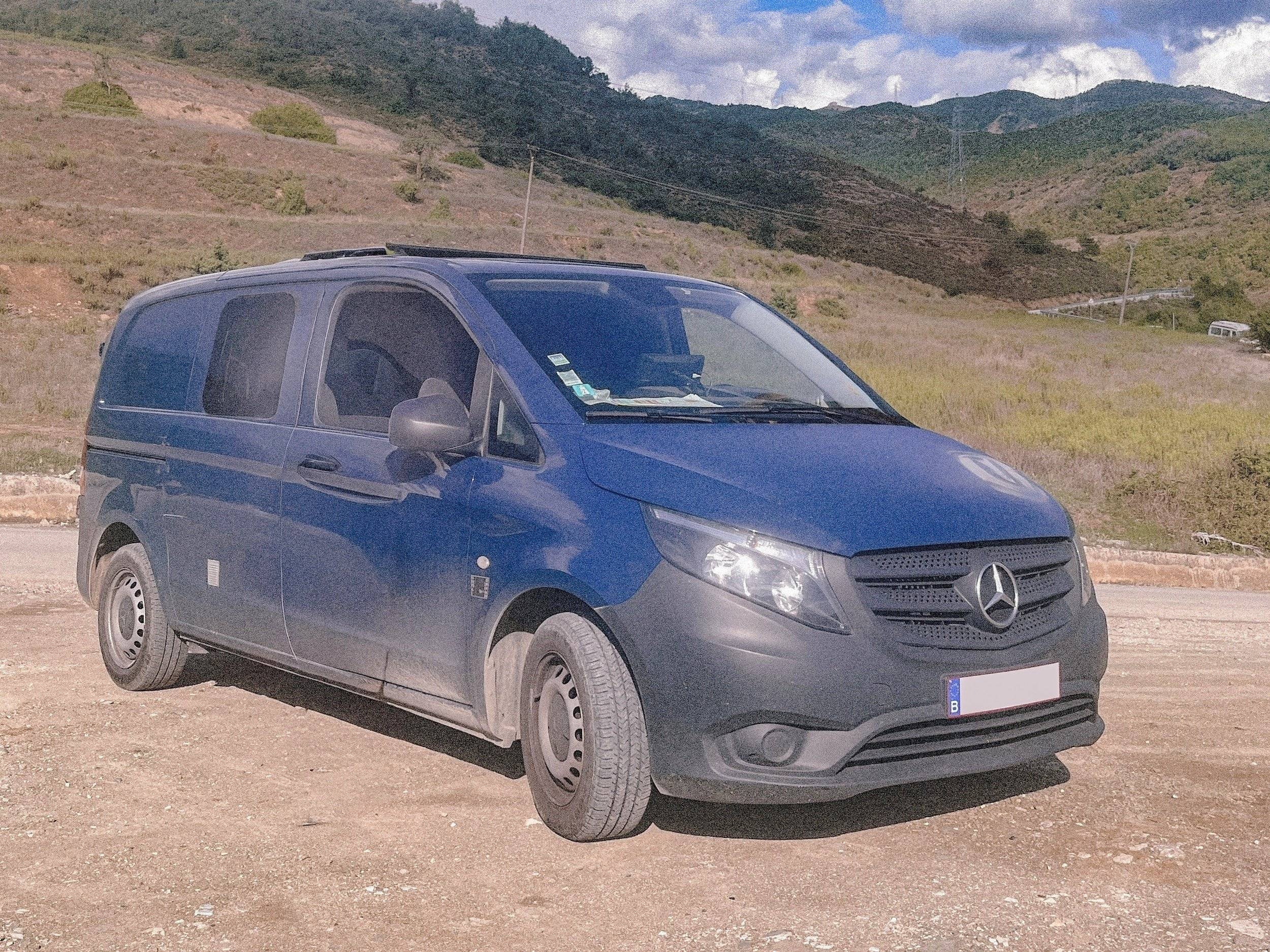 Vue avant de 3/4 Mercedes Mercedes vito - Yescapa