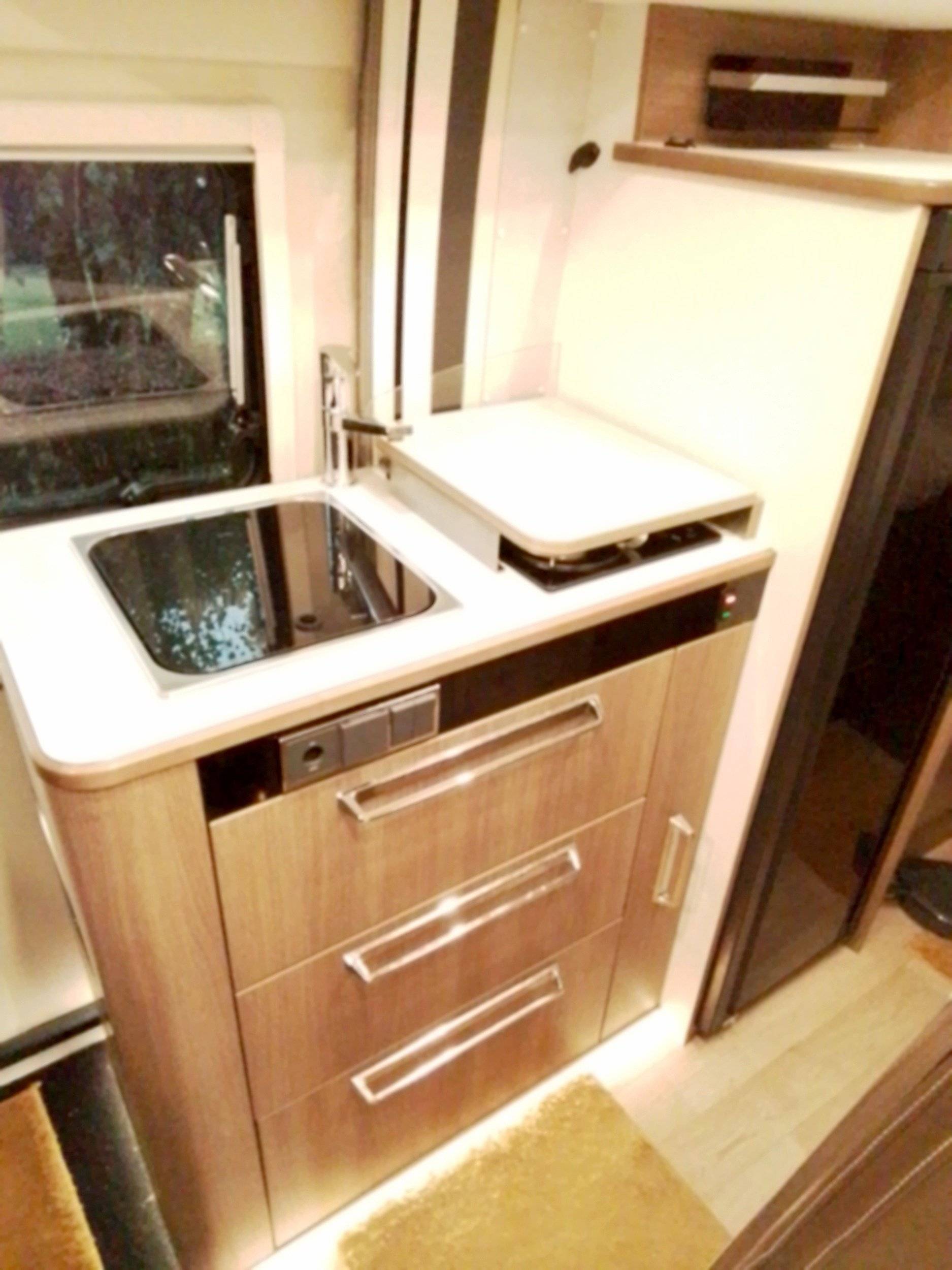 Angolo cucina Fiat Ducato 3,0 l 160 ch - Yescapa