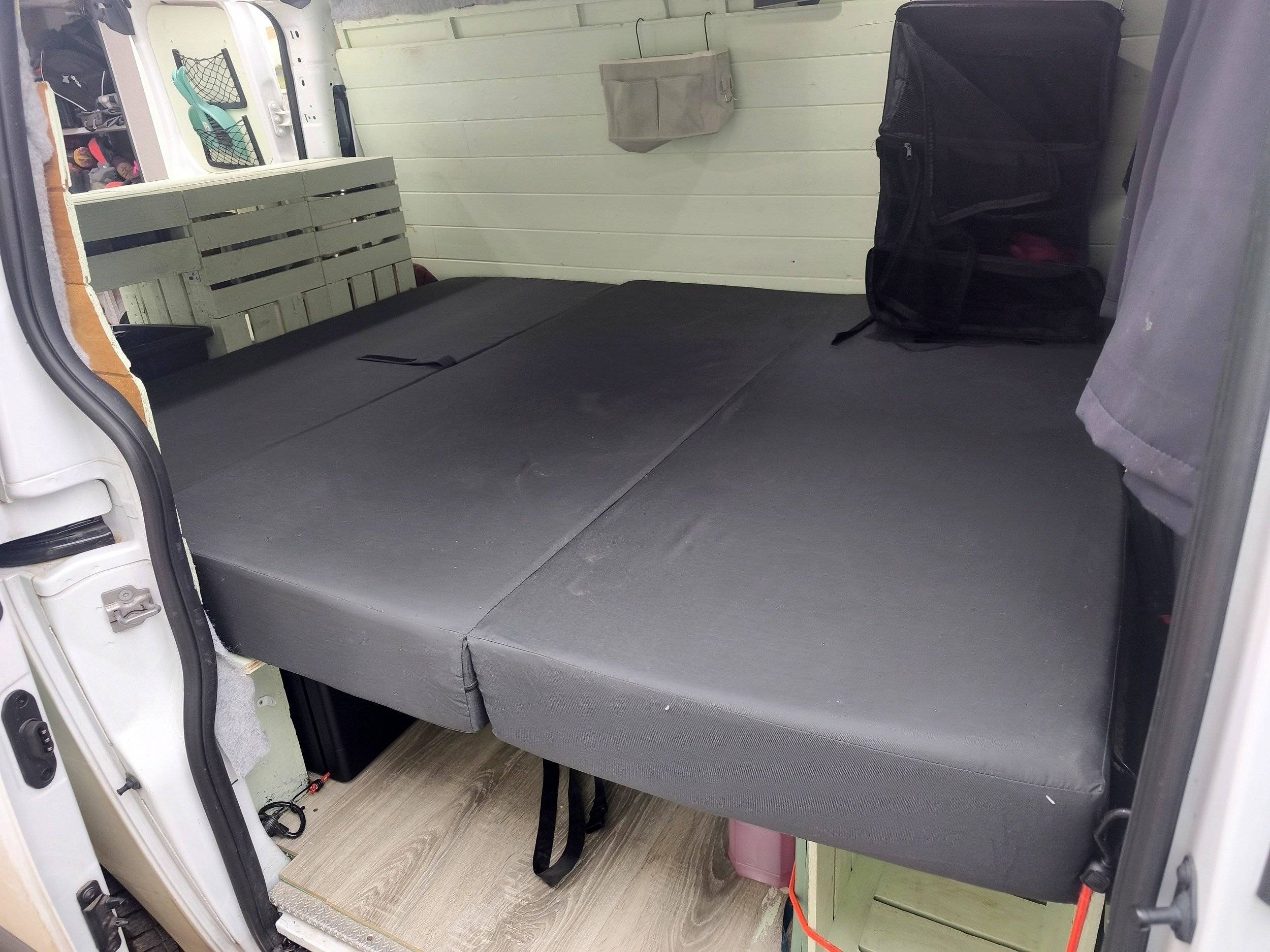 Dormidas Ford Custom 170 ch - Yescapa