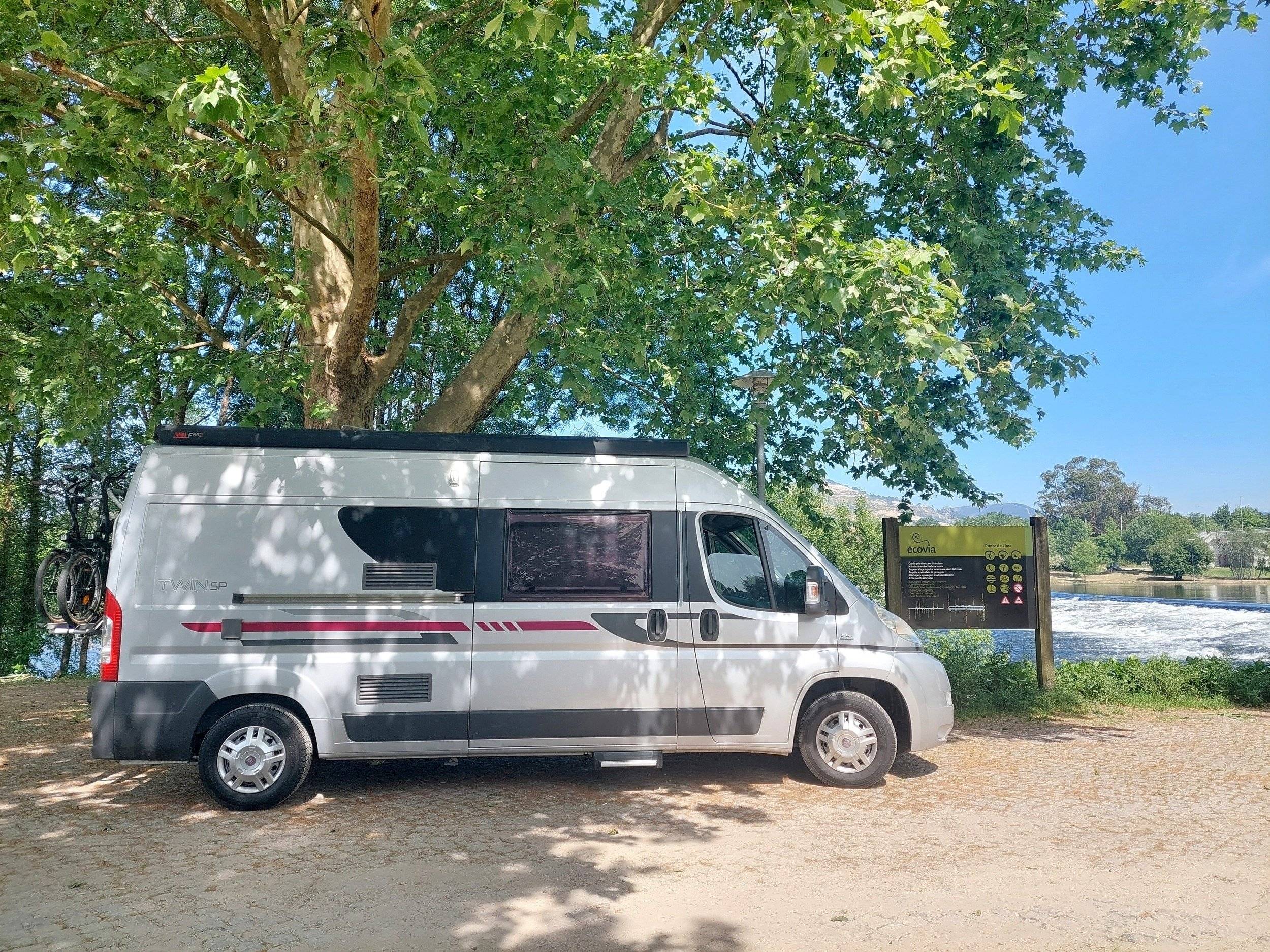 Vista de 3/4 Fiat FIAT DUCATO - Yescapa