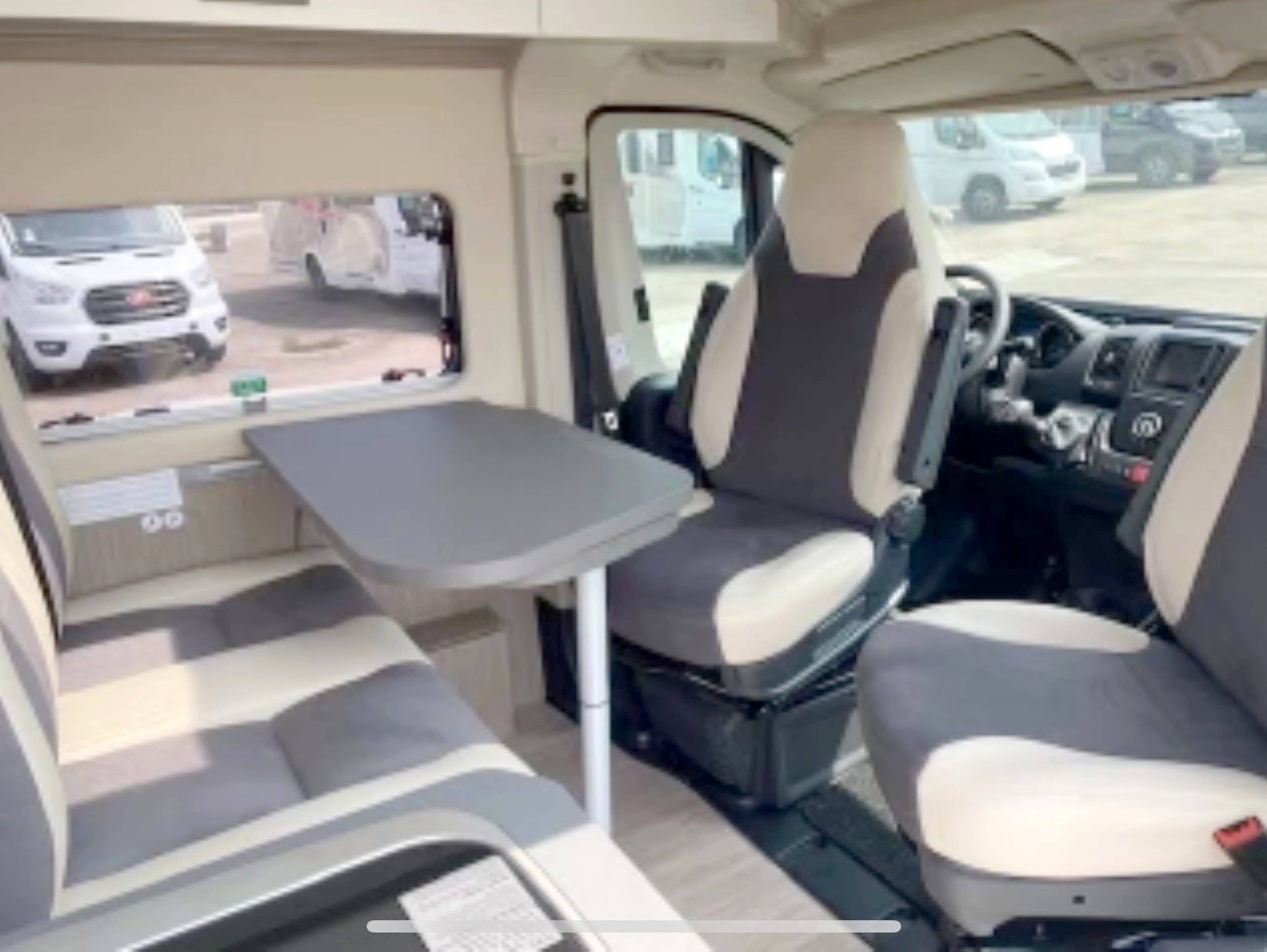 Comedor Citroën Jumper 2,2 HDi 140 - Yescapa