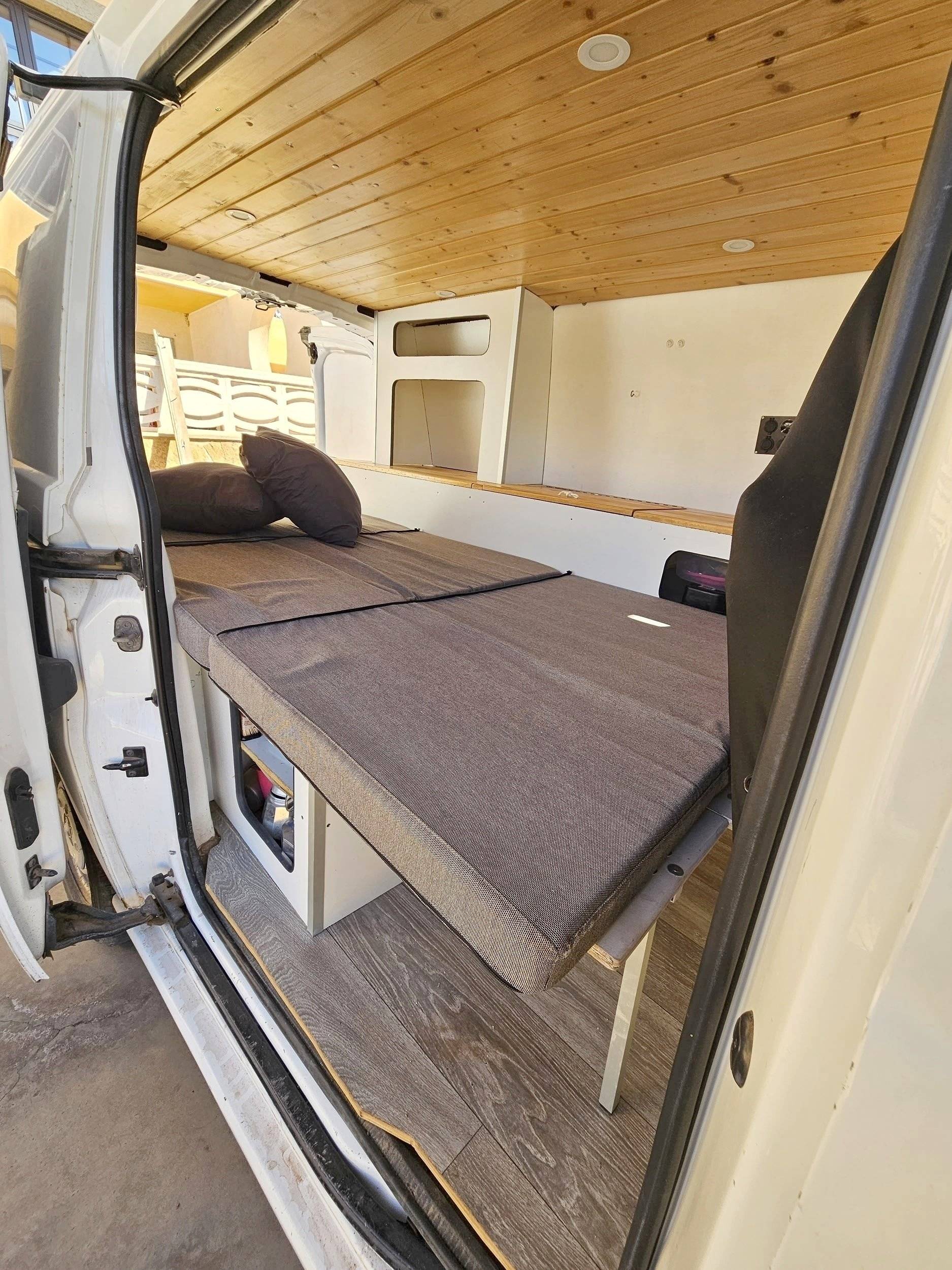 Berth Peugeot Expert - Yescapa