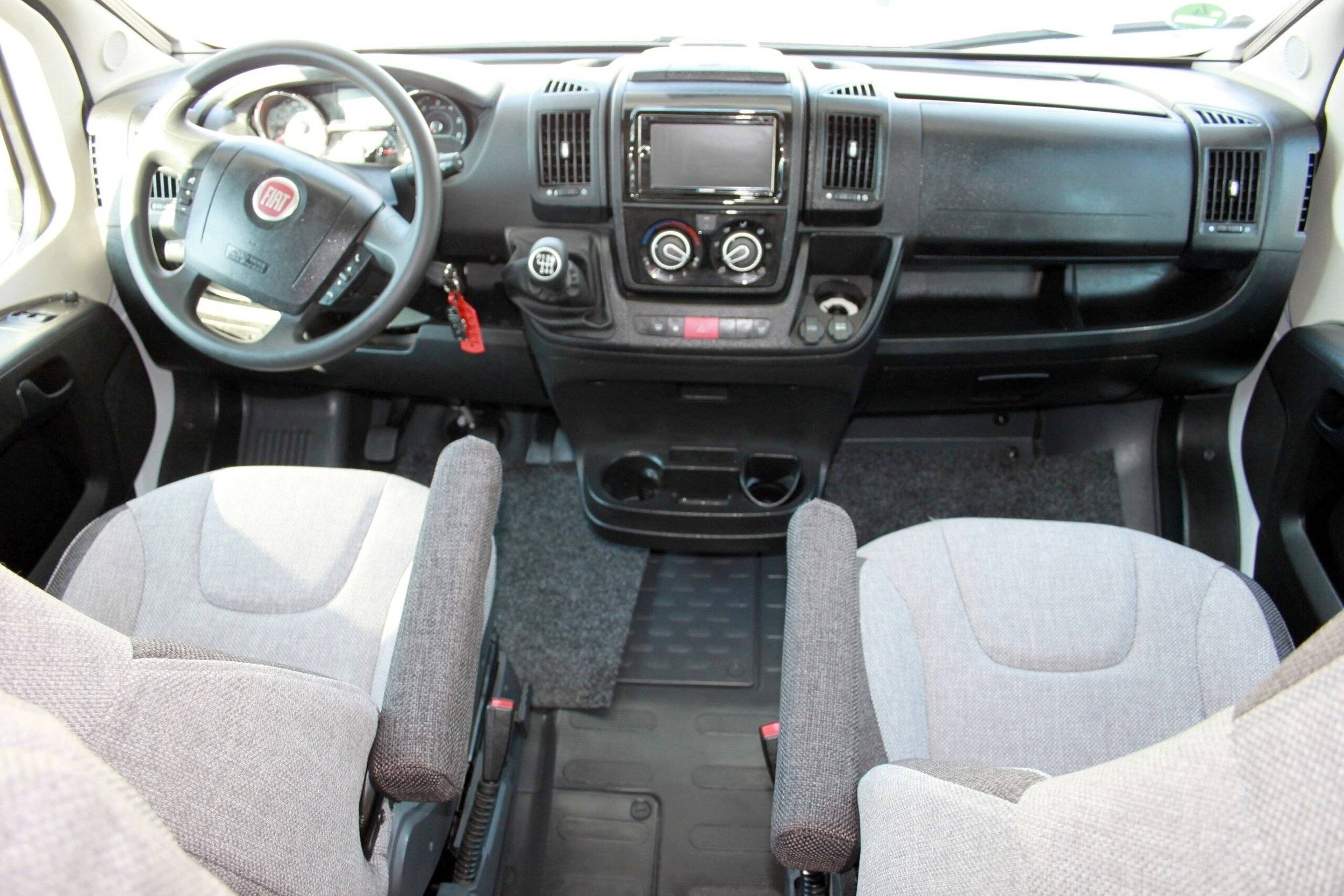 Knaus Live Traveller 600DKG