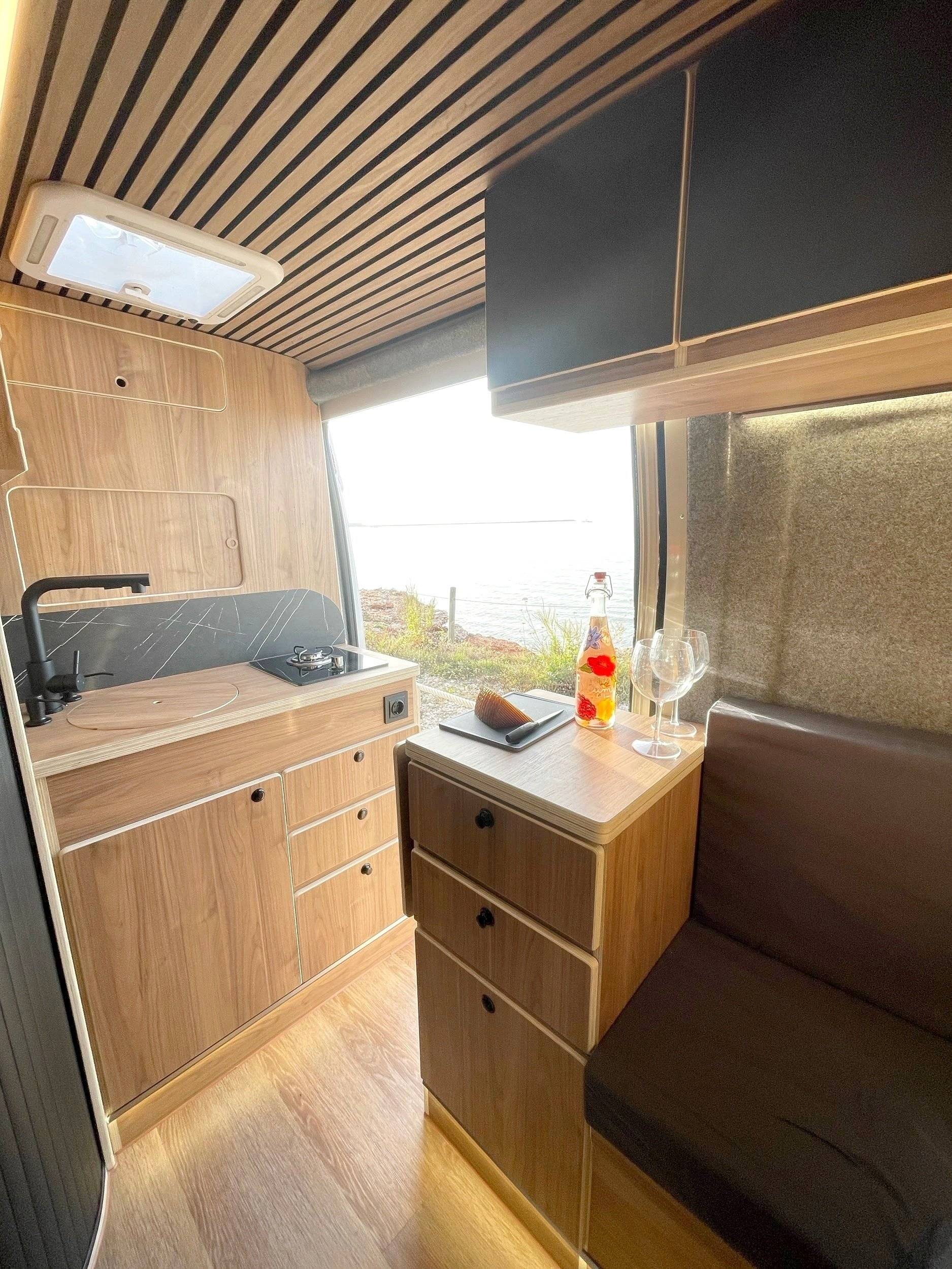 Angolo cucina Fiat Ducato 3,0 l 160 ch - Yescapa