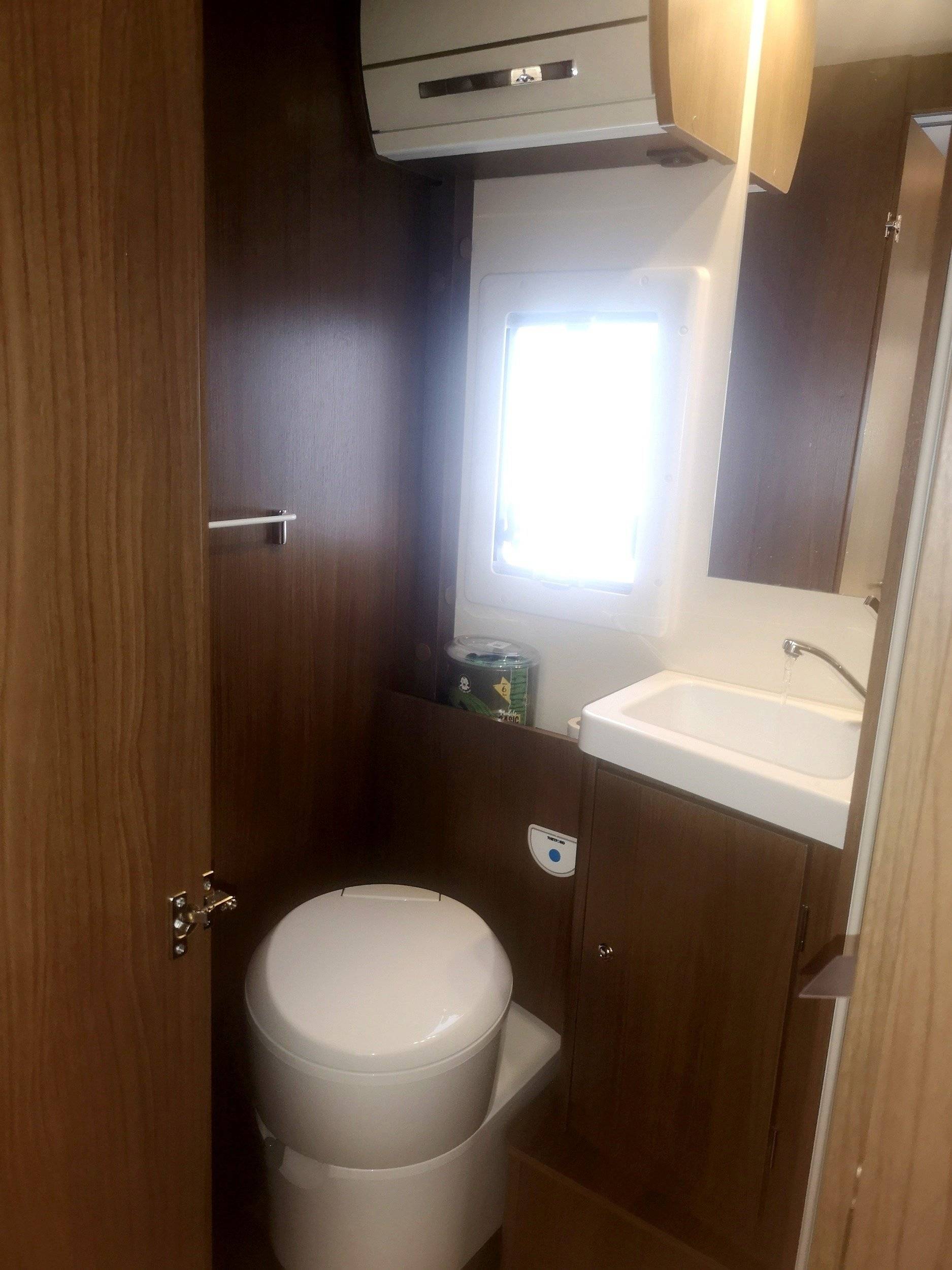 Continental 790M Transit 2,0 l 130 ch