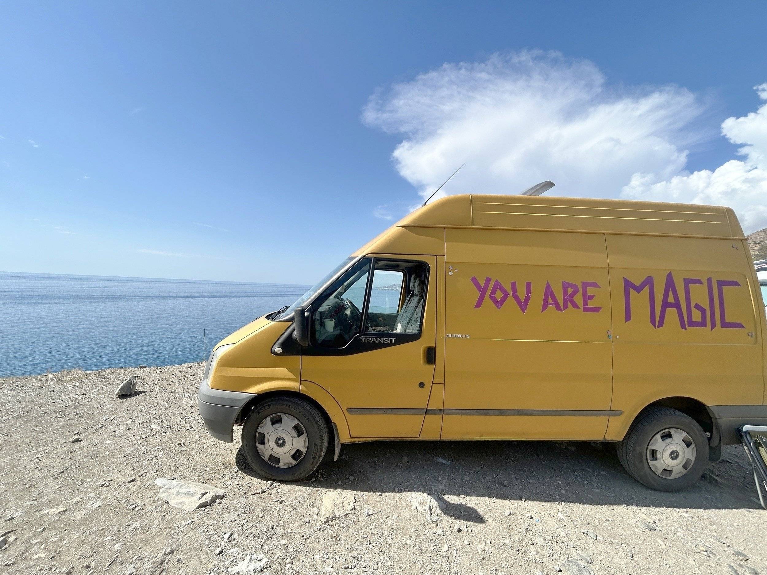 Front view from 3/4 Ford FORD TRANSIT - Yescapa