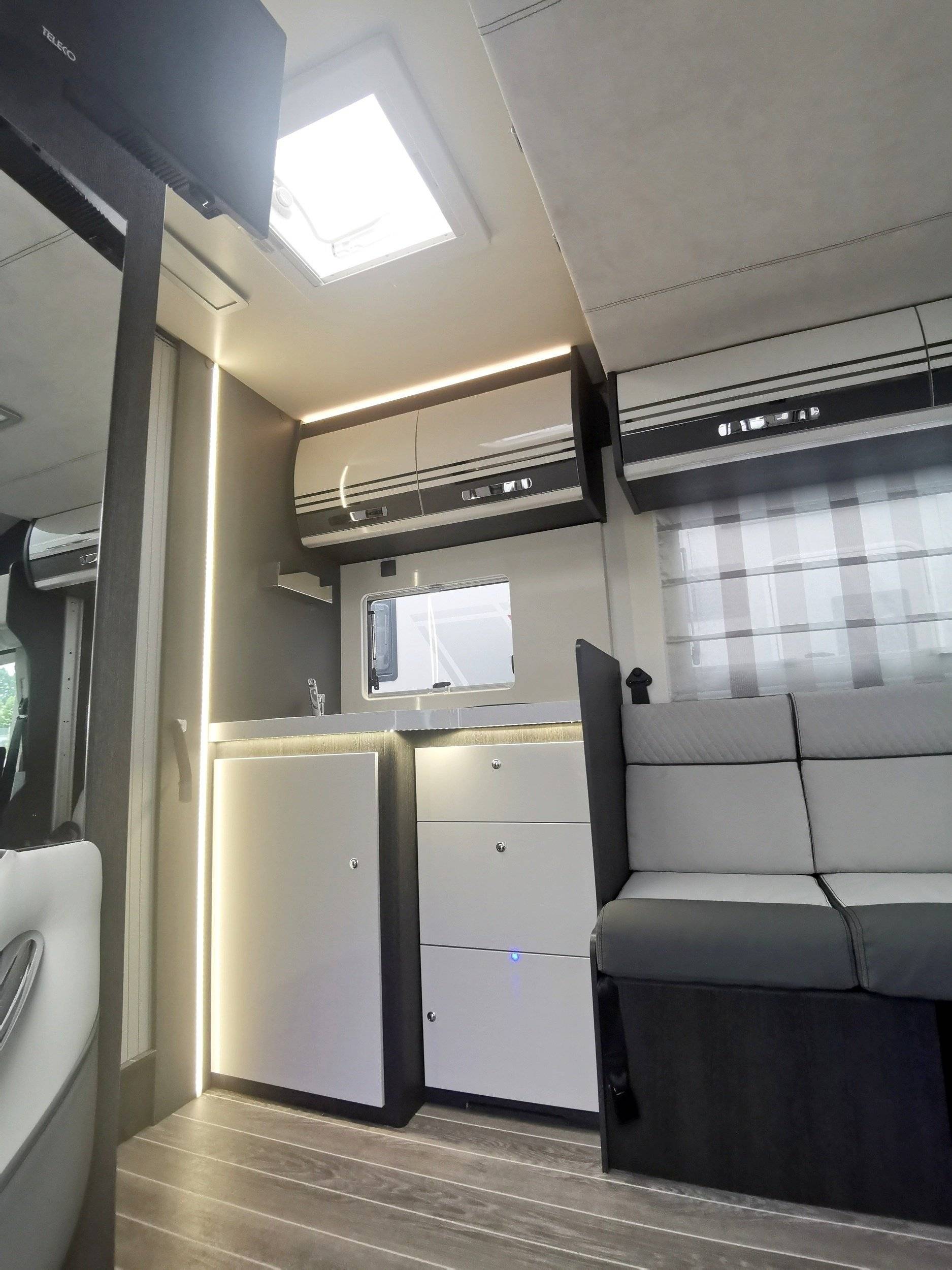 Angolo cucina Ford ford transit - Yescapa