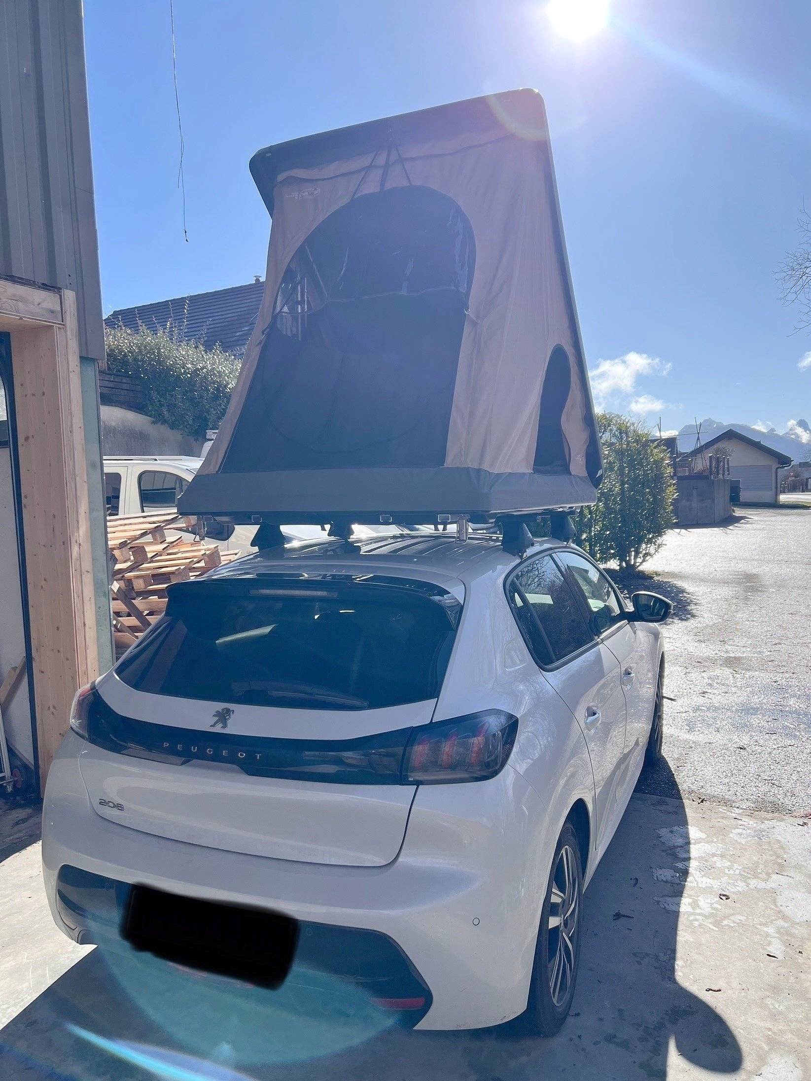 Achterkant Peugeot - Yescapa