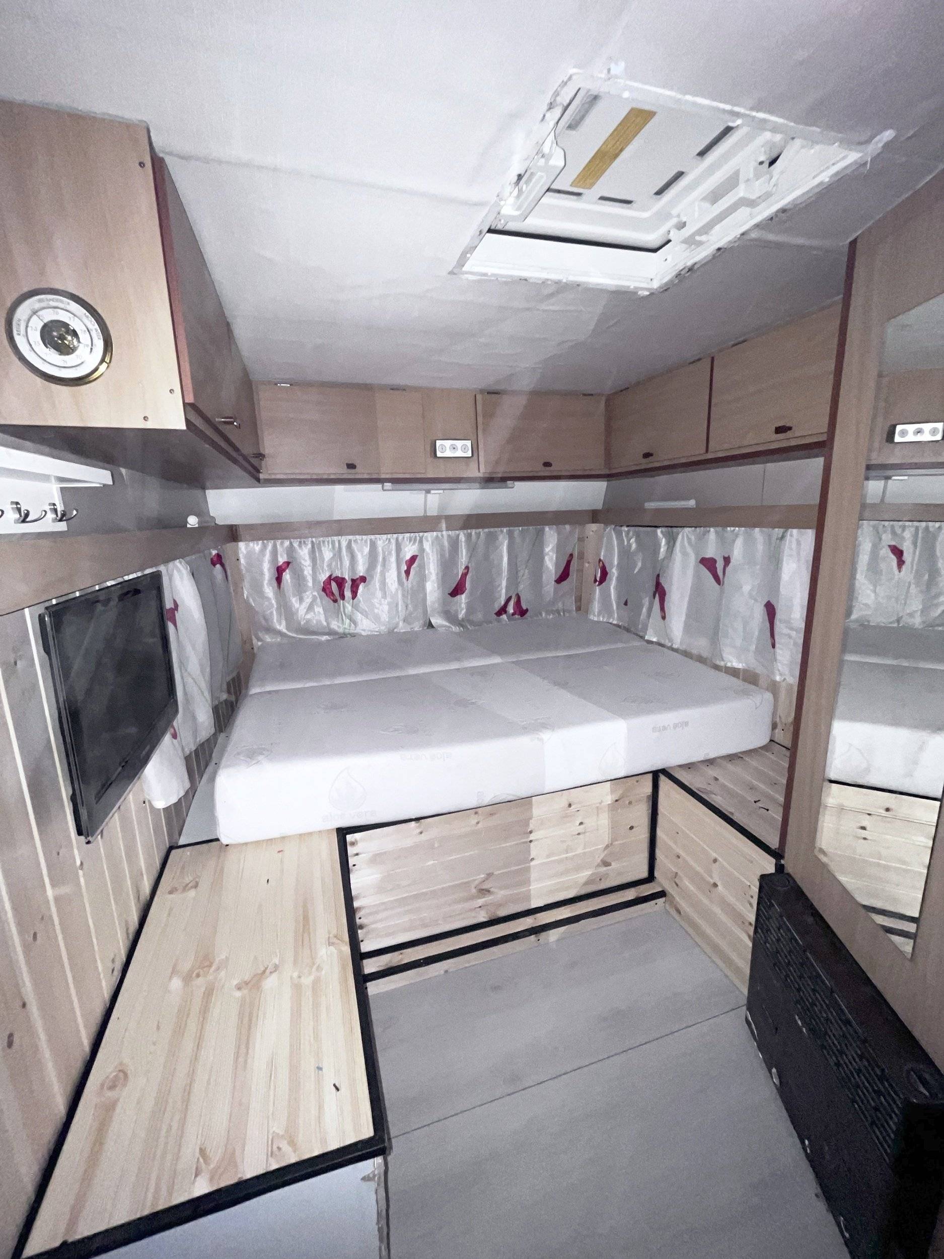 Driver's compartment  - Yescapa