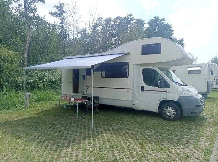 Front view from 3/4 Fiat Ducato - Yescapa