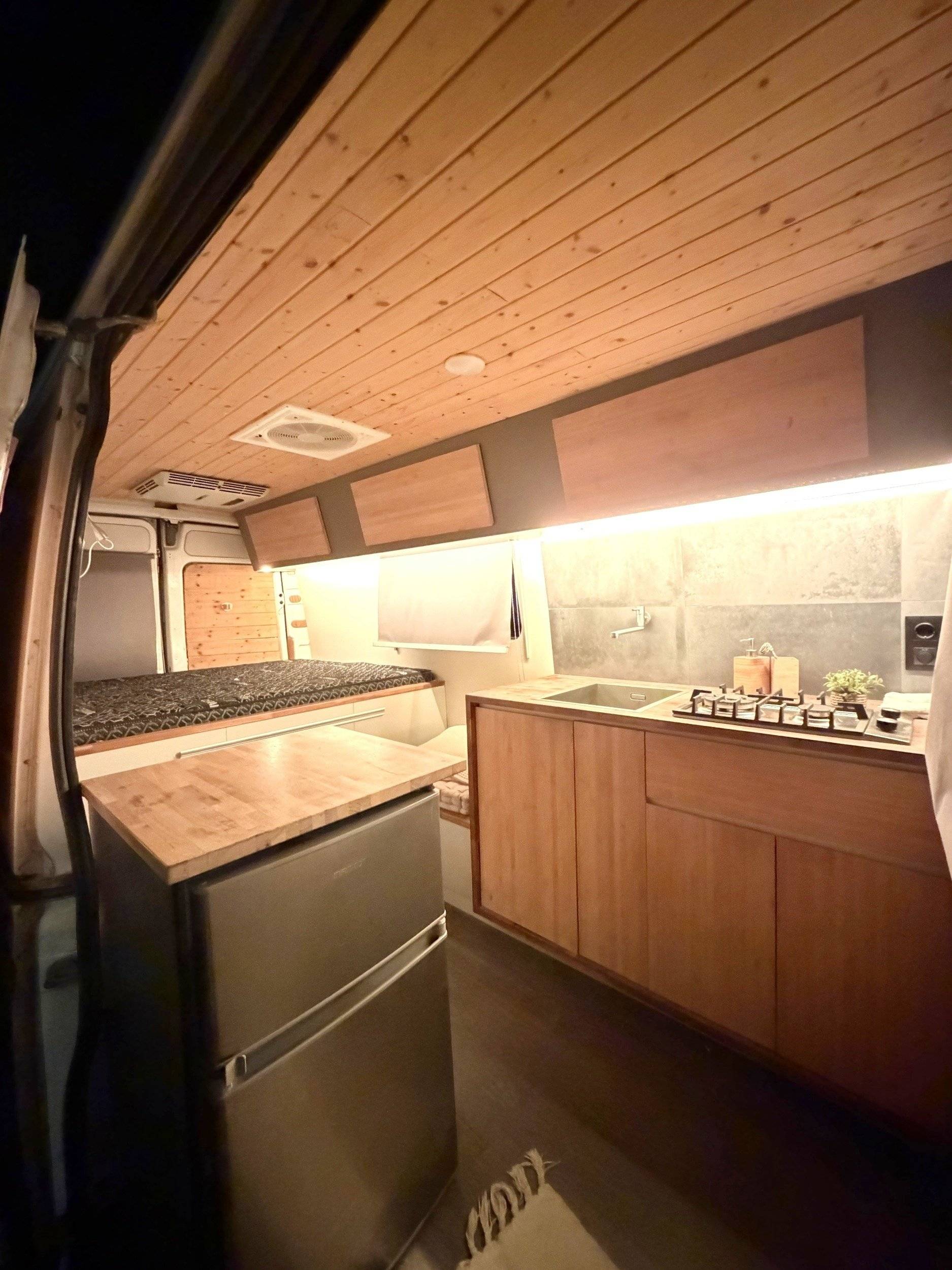 Área de jantar Iveco Iveco - Yescapa