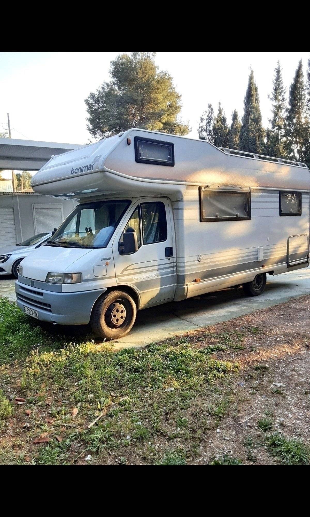 Front view from 3/4 Fiat Fiat ducato - Yescapa
