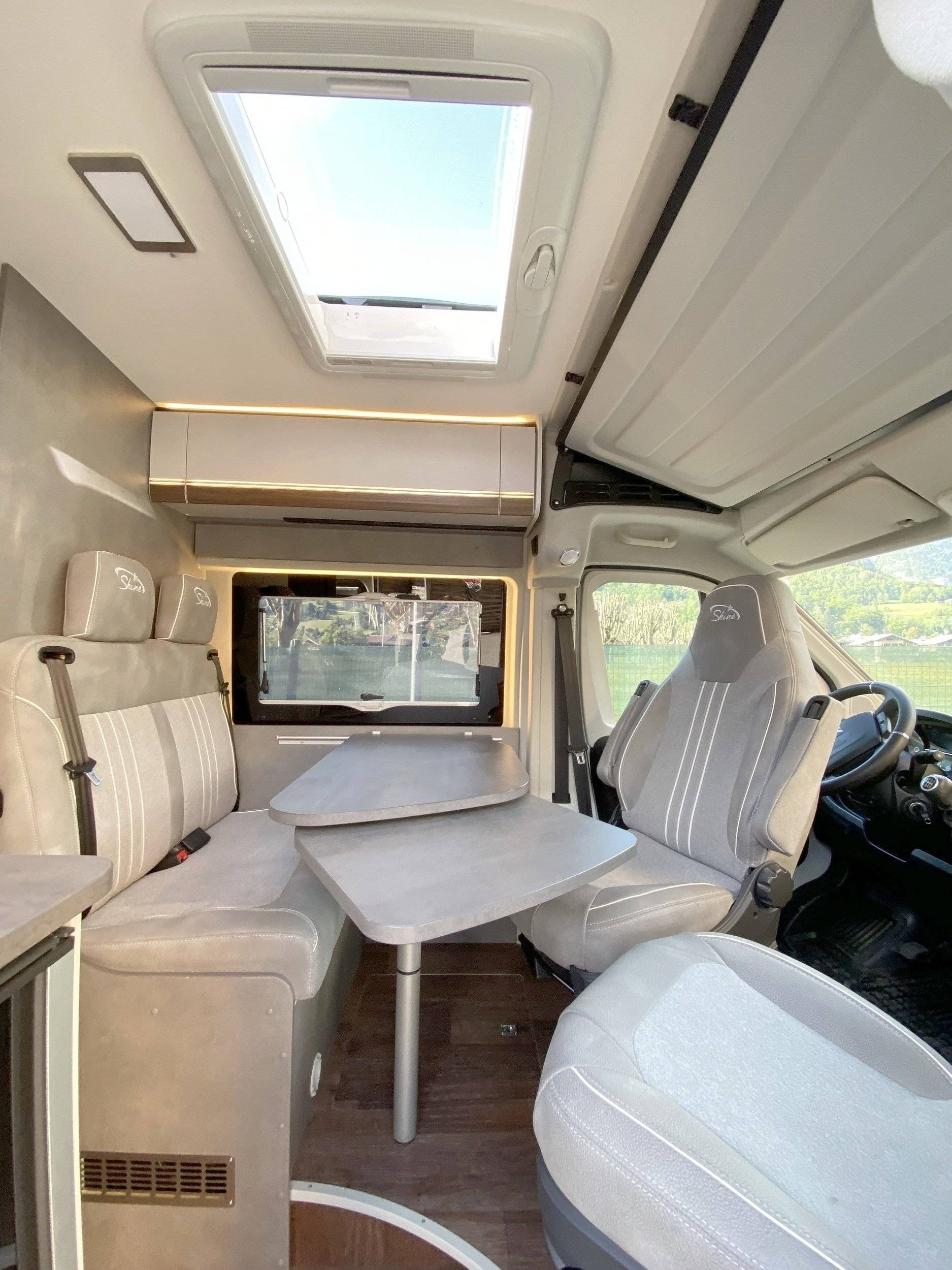 Comedor Citroën Jumper 2,2 l 140 ch - Yescapa