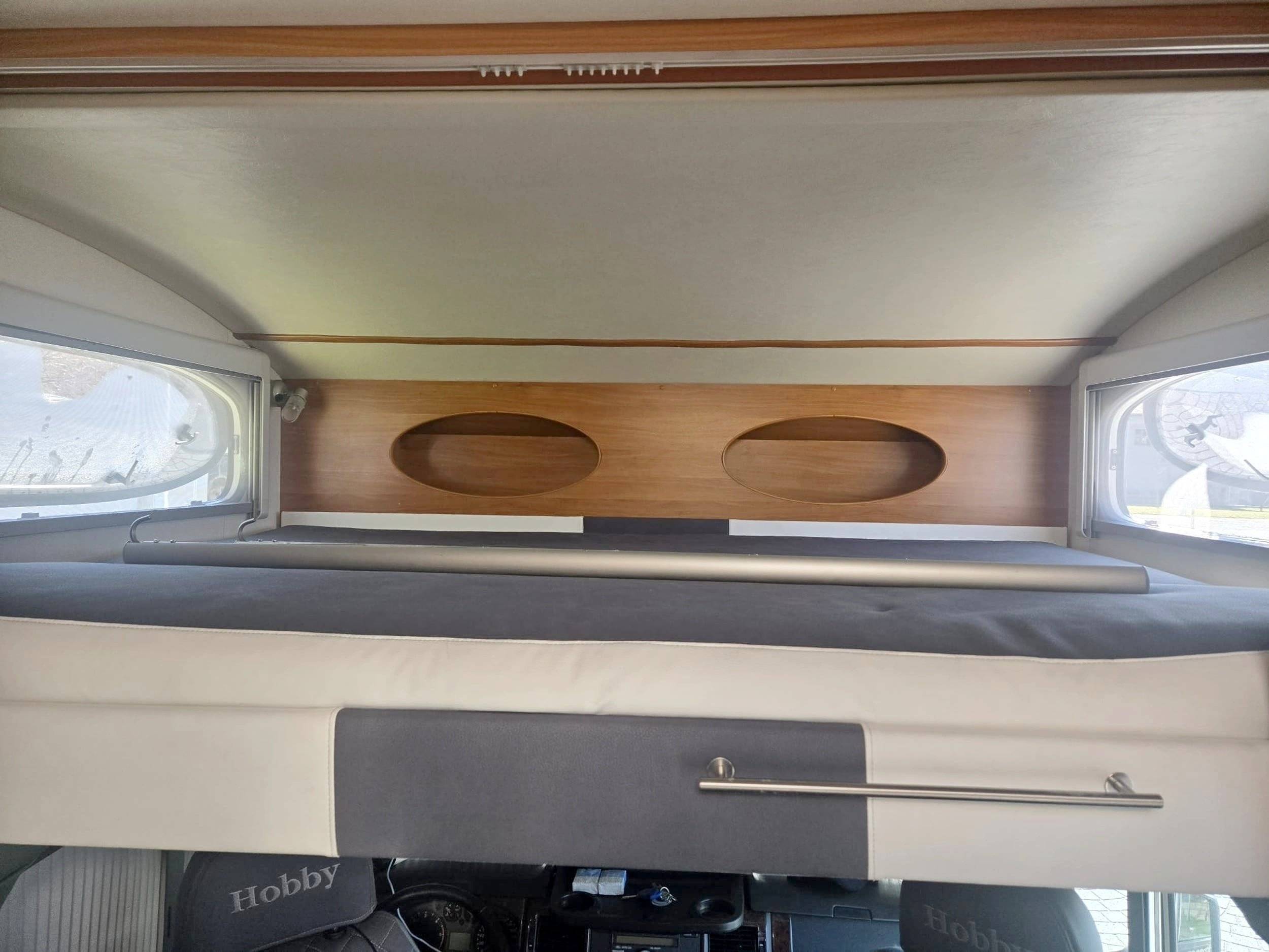 Berth Ford Transit 2,2 l 140 ch - Yescapa