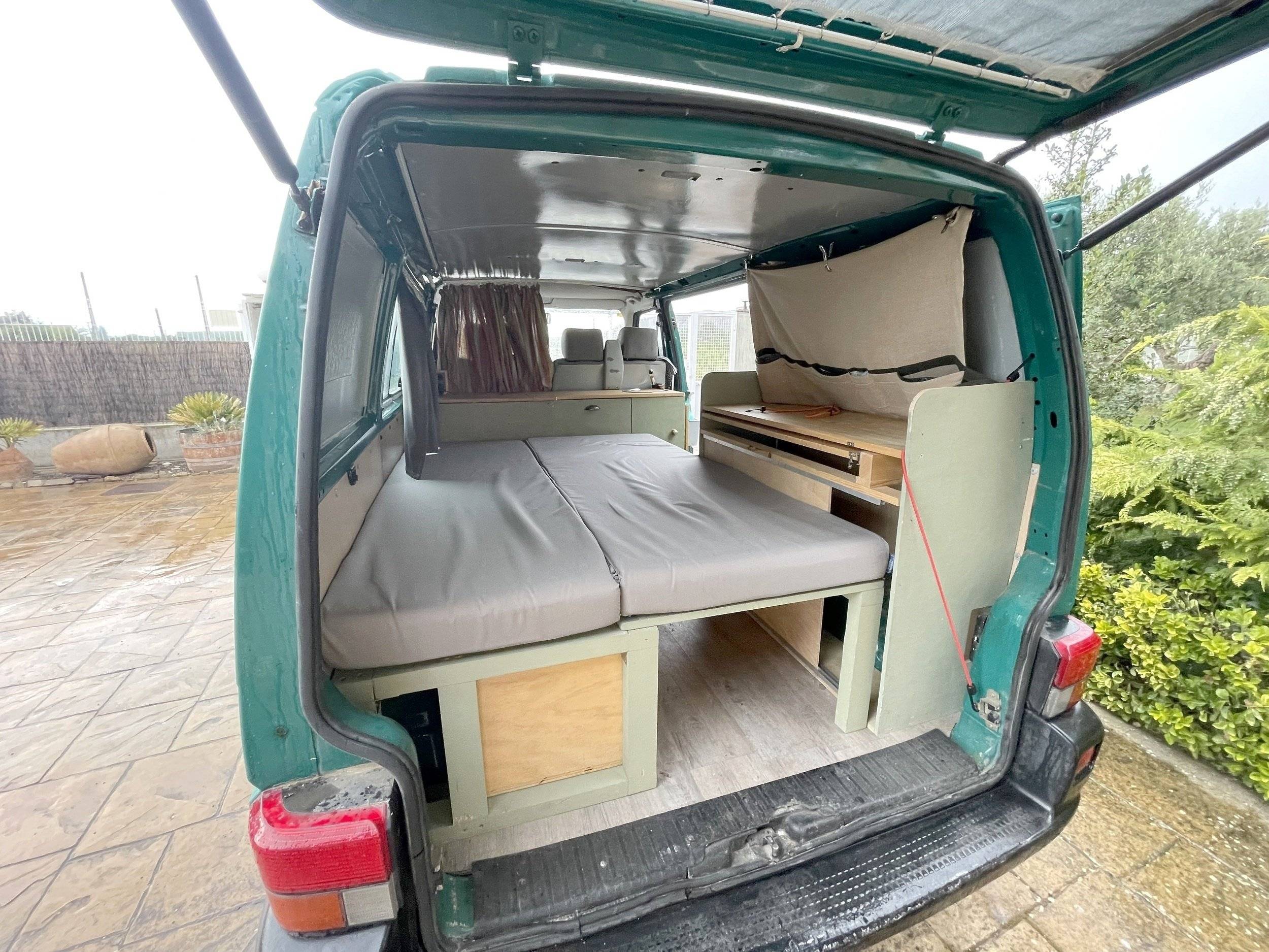 Berth Volkswagen - Yescapa