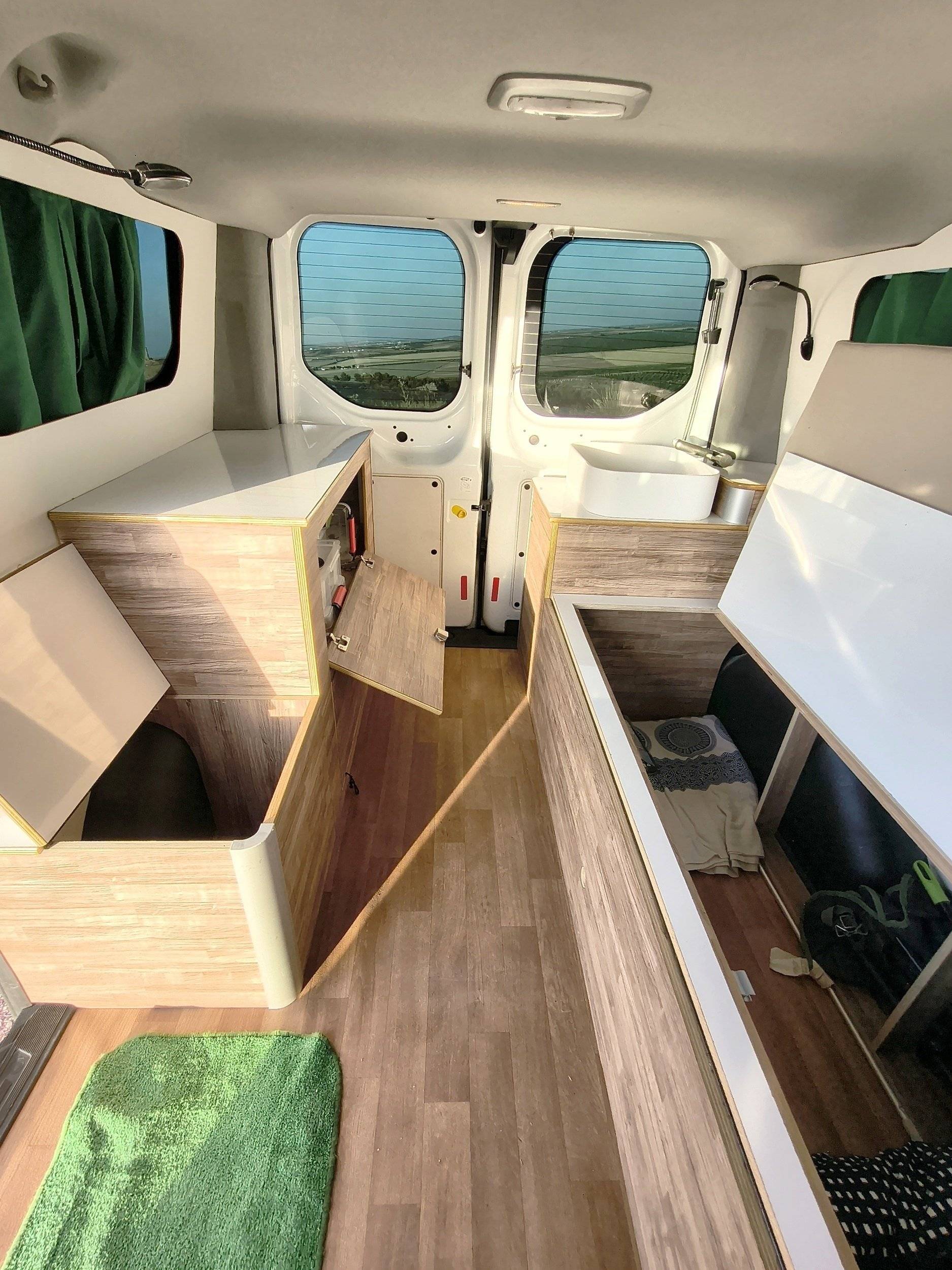 Dinette Ford Transit Custom 2,0l 105 ch - Yescapa
