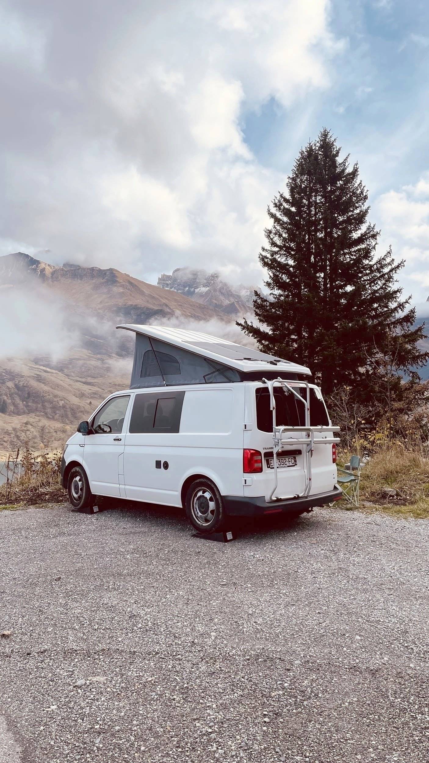 Vista del vehículo ángulo delantero Volkswagen T6 2,0 l 204 ch - Yescapa