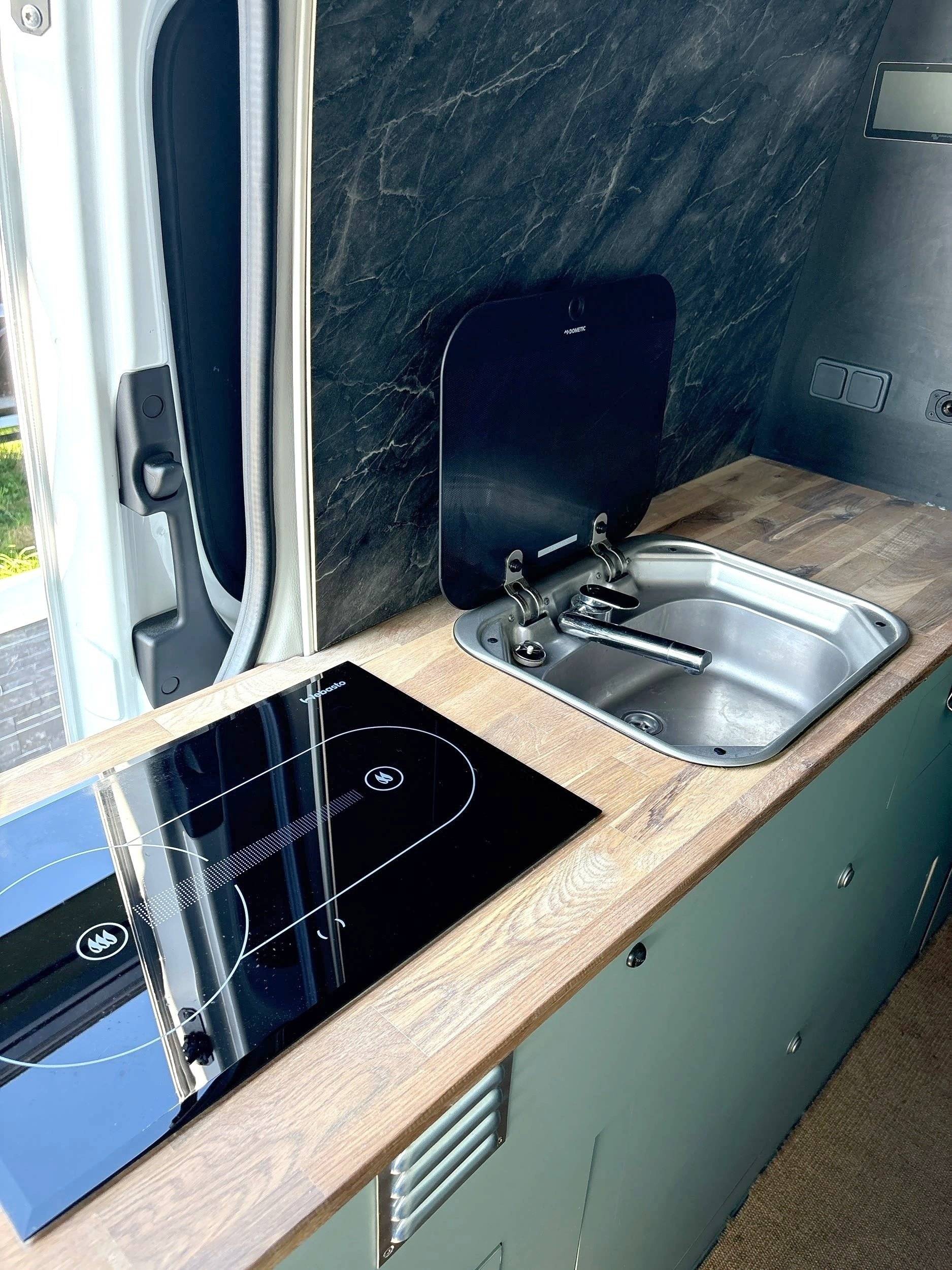 Custo Van  