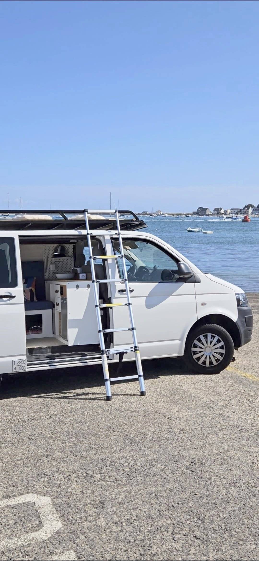 schräge Vorderansicht Volkswagen Volkswagen T5 - Yescapa