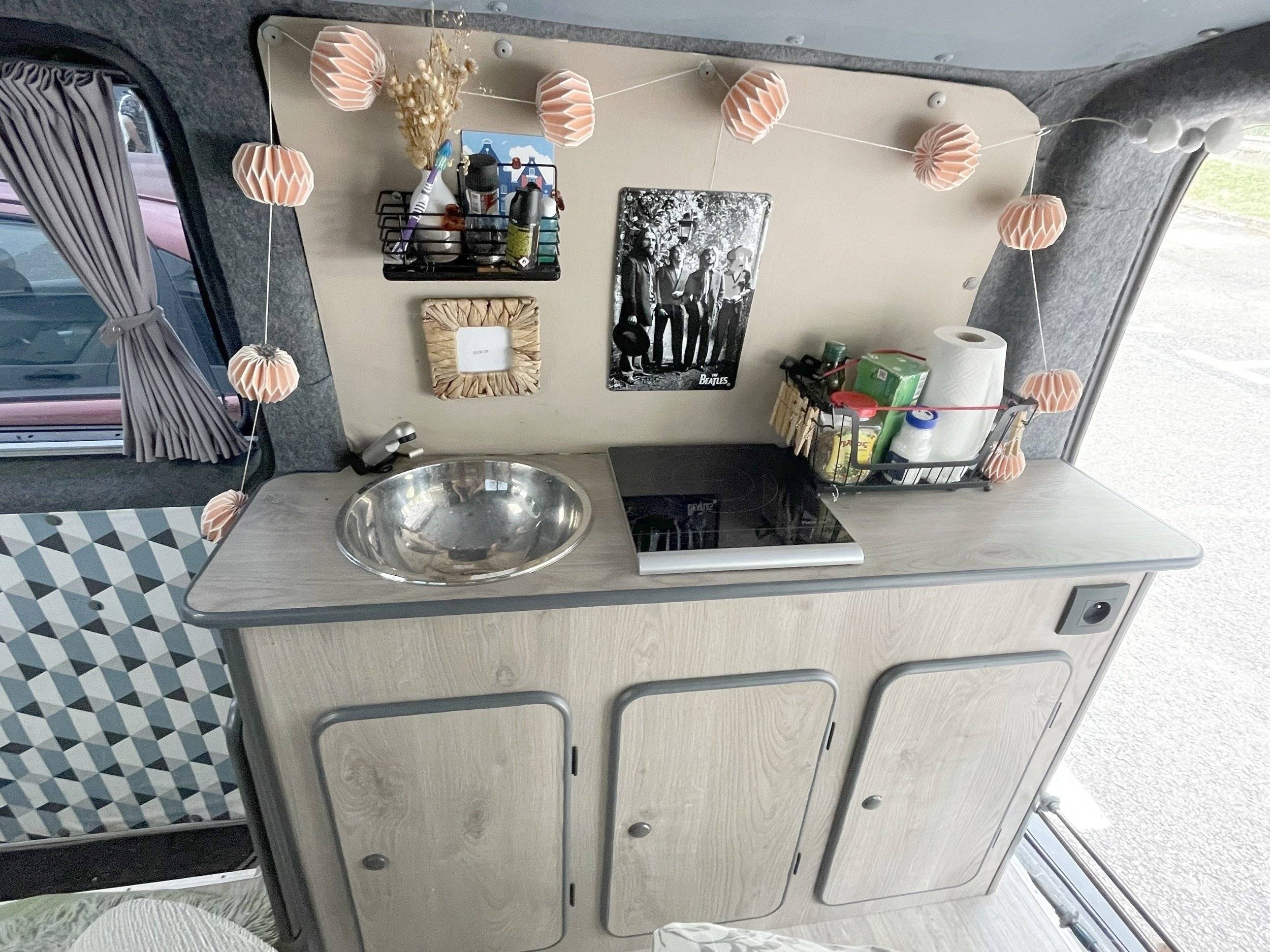 Cocina Volkswagen T5 - Yescapa