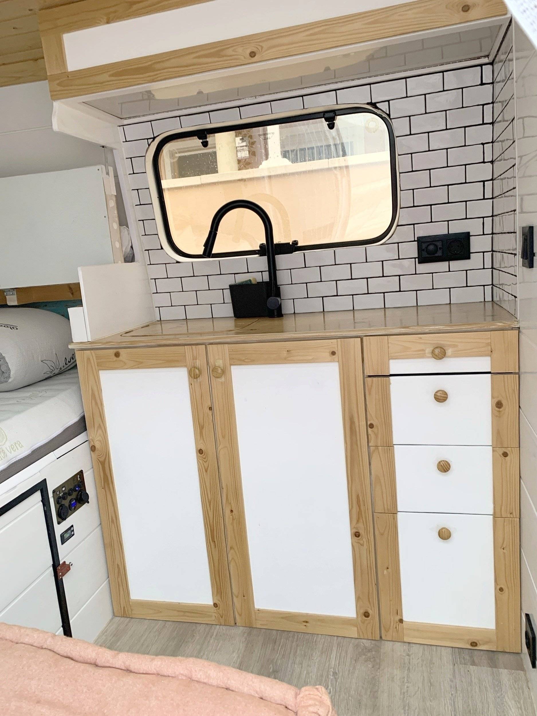 Angolo cucina Fiat Ducato 2.8 JTD - Yescapa