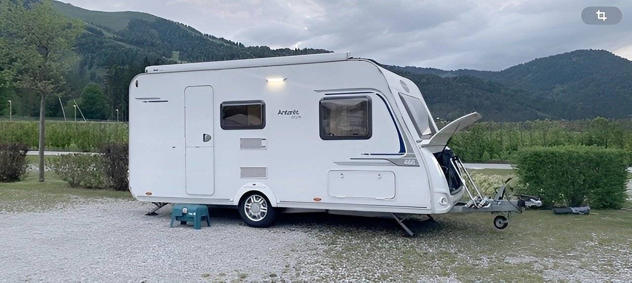 Front view from 3/4 Caravelair Antares 466 Style Caravelair Antares 466 Style - Yescapa