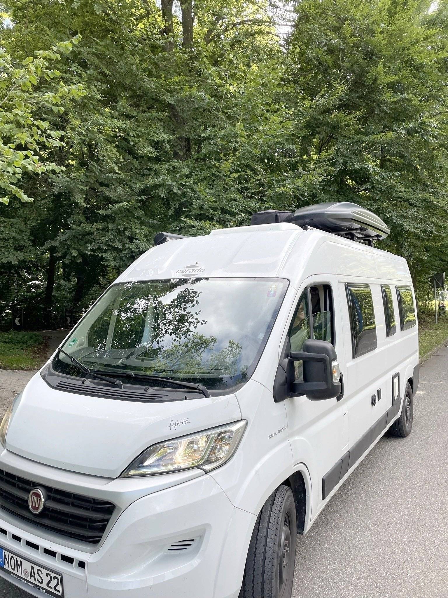 schräge Vorderansicht Fiat Ducato 2,3 l 120 ch - Yescapa