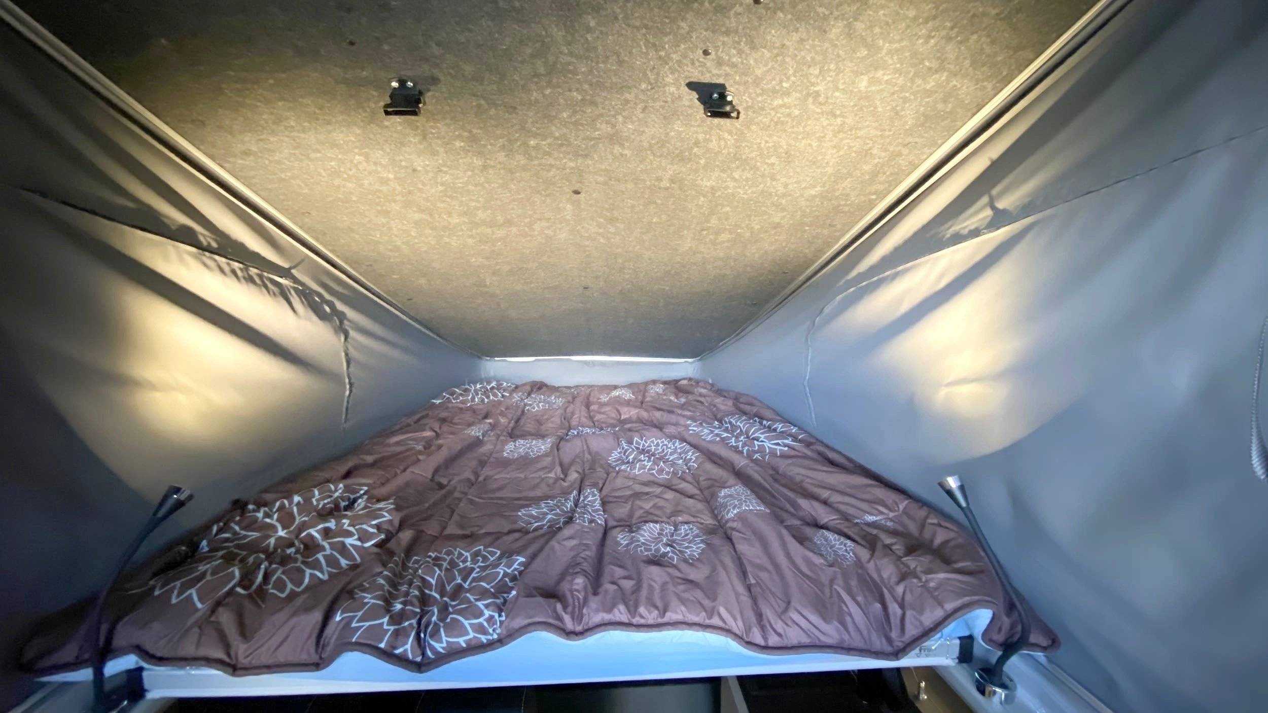 Schlafplätze Ford FORD TRANSIT CUSTOM 136CV BOITE AUTO - Yescapa