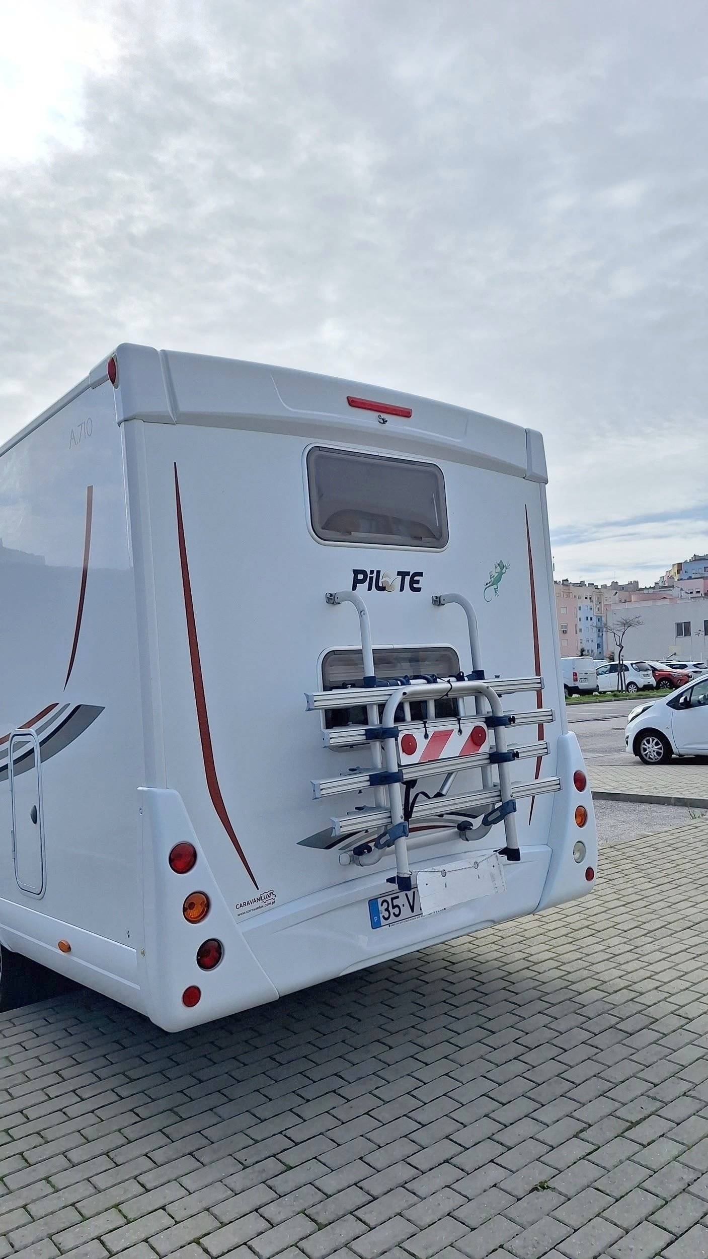 Pilote Aventura A-710