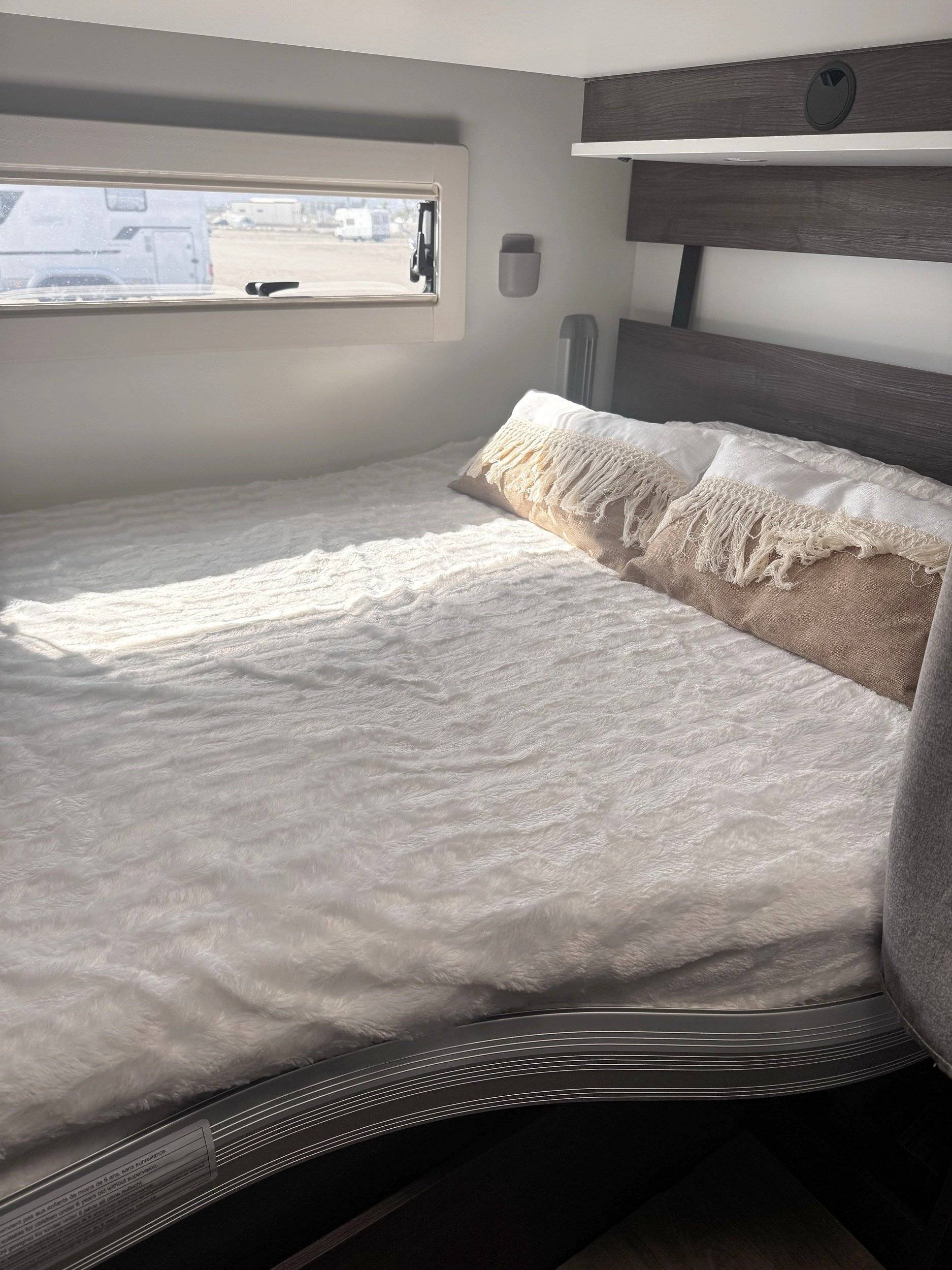 Couchages Ford Transit 2,0 l 130 ch - Yescapa