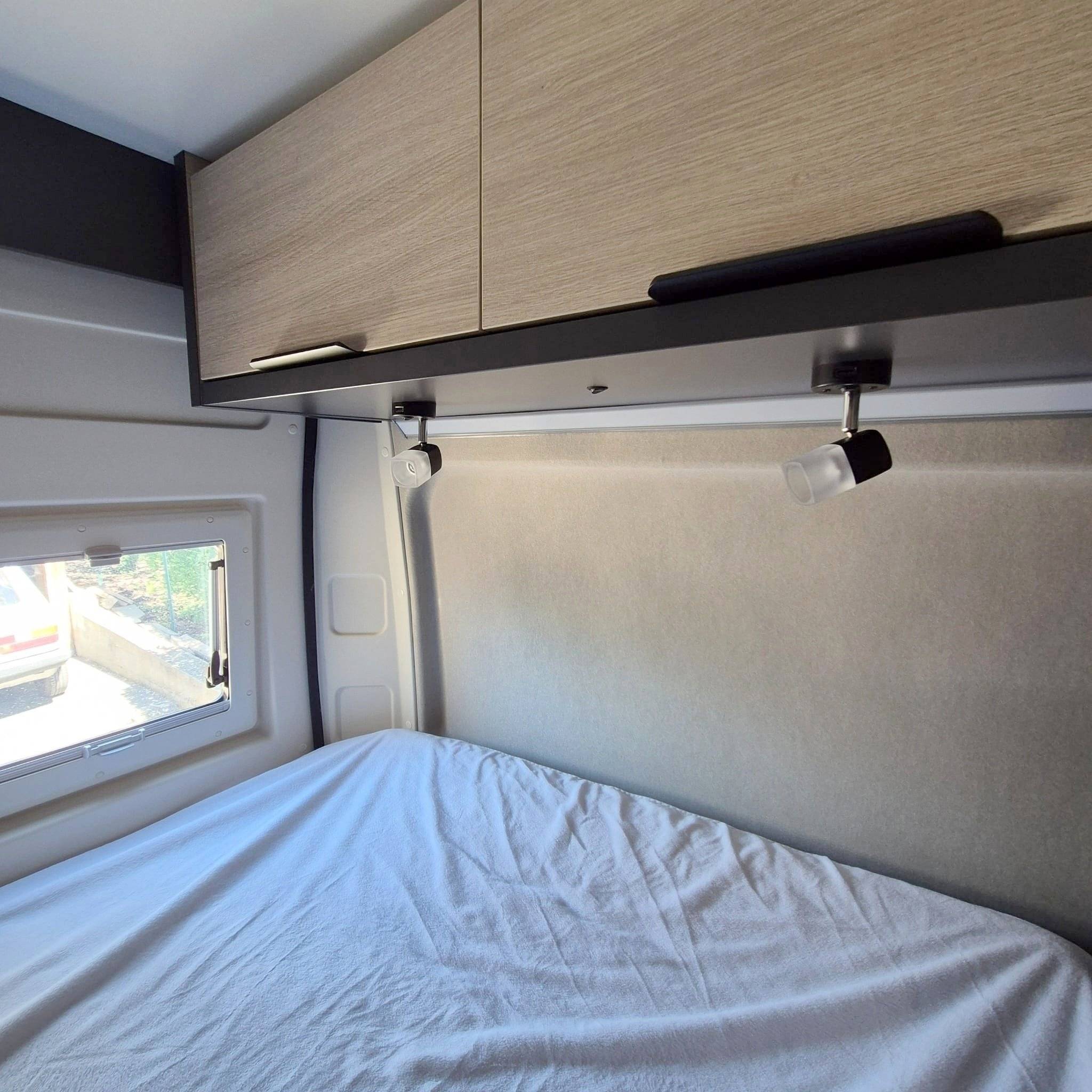 Couchages Peugeot boxer 2,2l HDI 120 ch - Yescapa