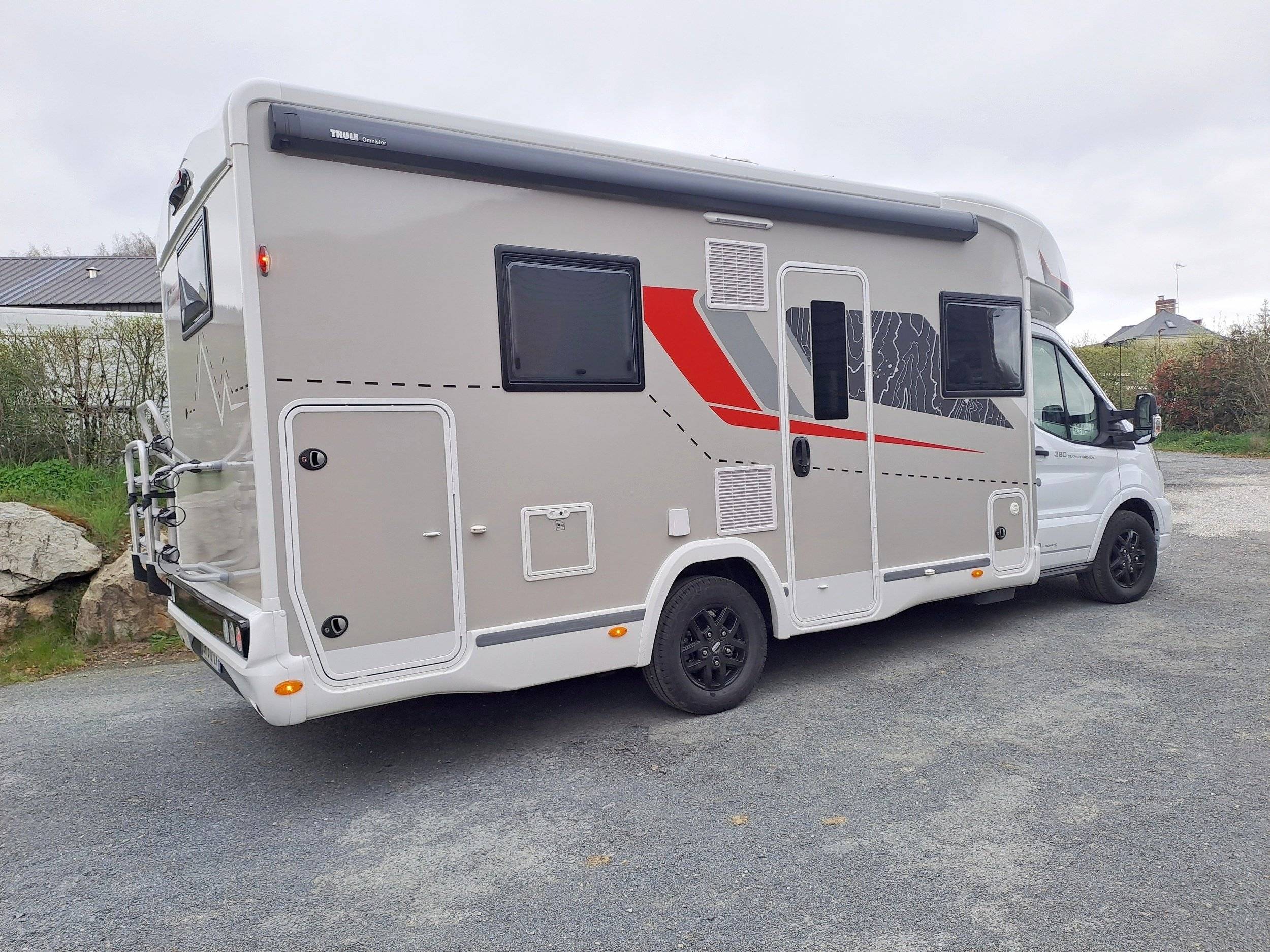 Challenger Challenger 380