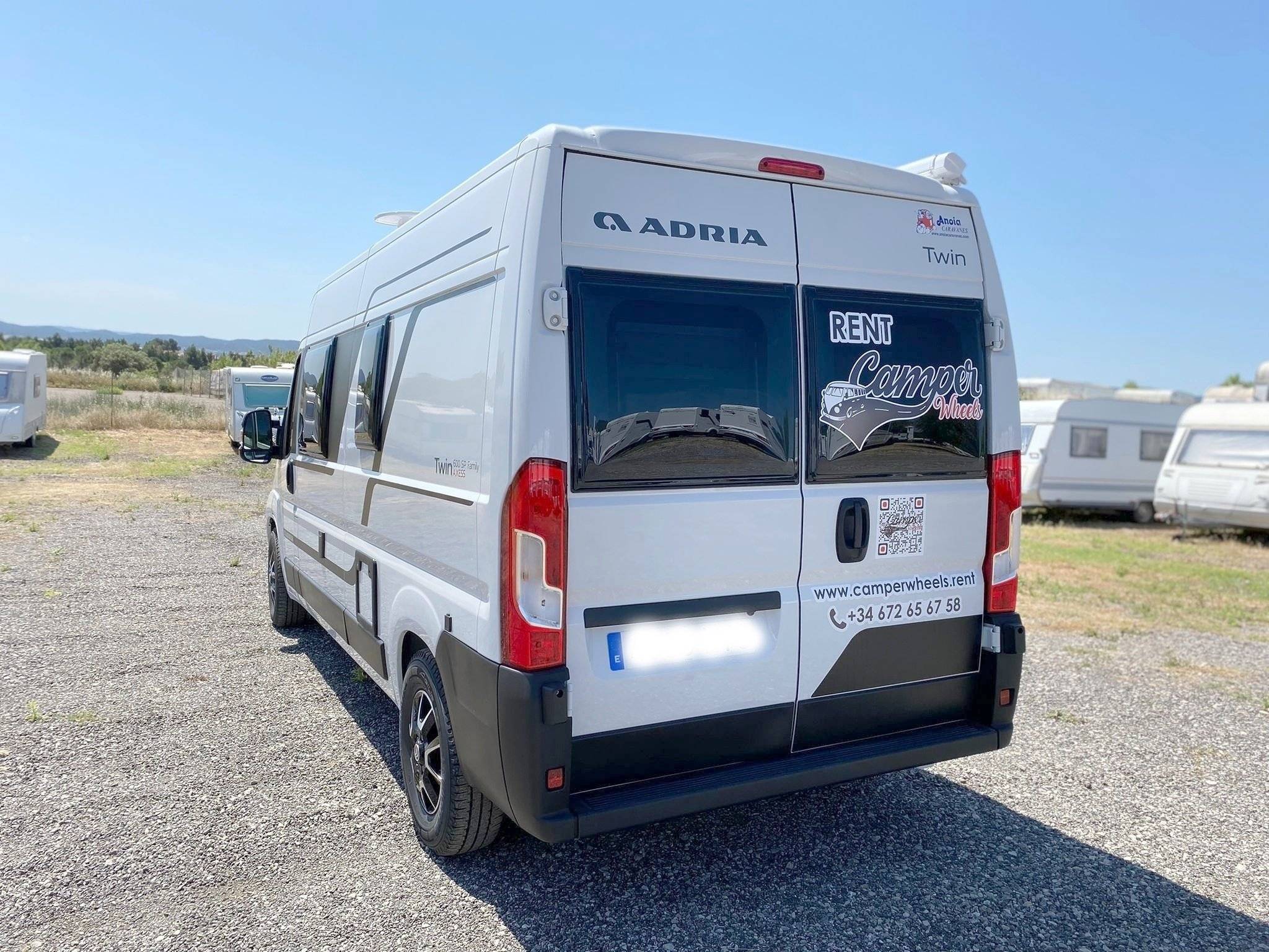 Adria Twin 600 SPB Family