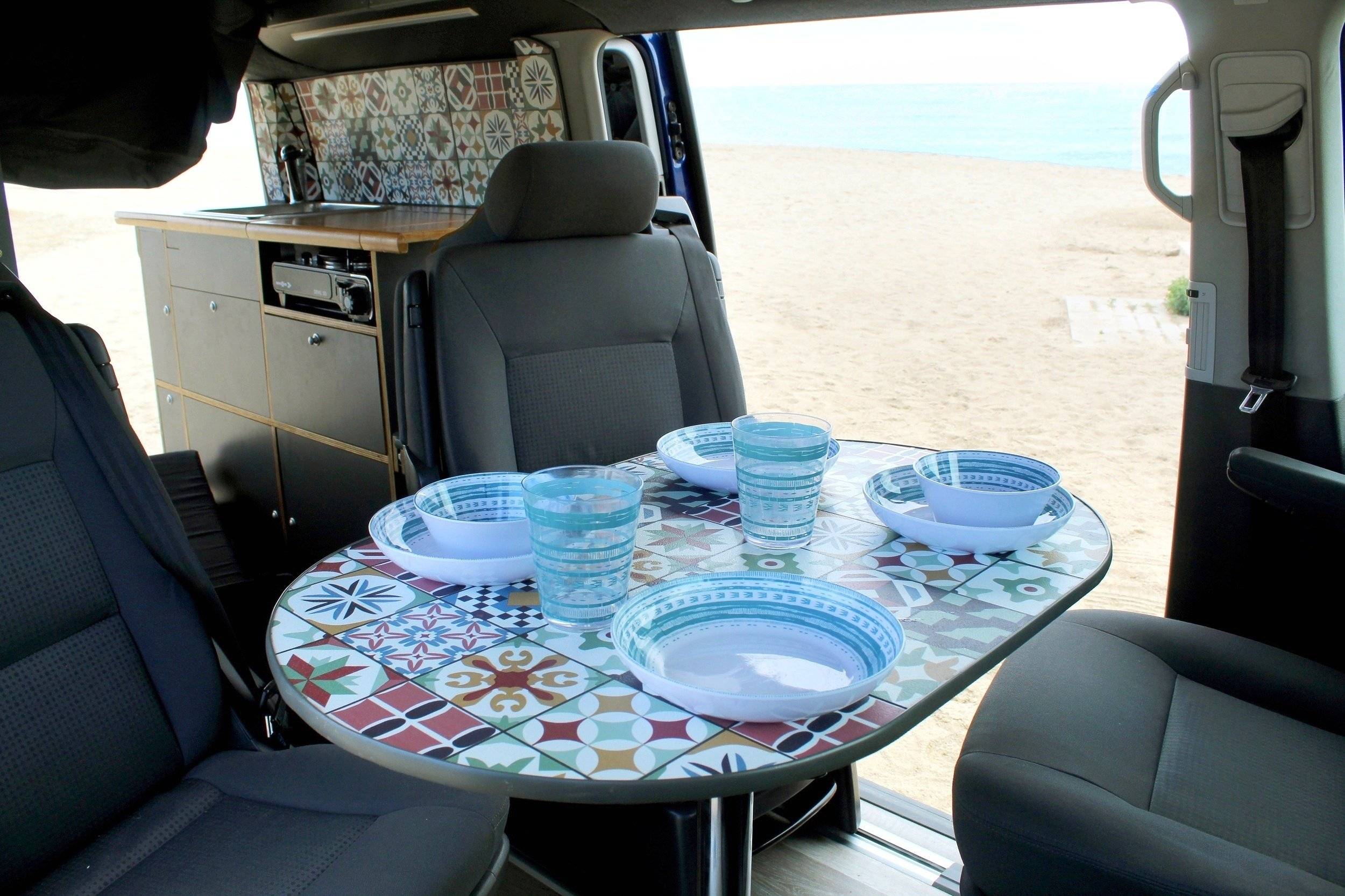 Coin repas Volkswagen Volkswagen T5 Multivan - Yescapa