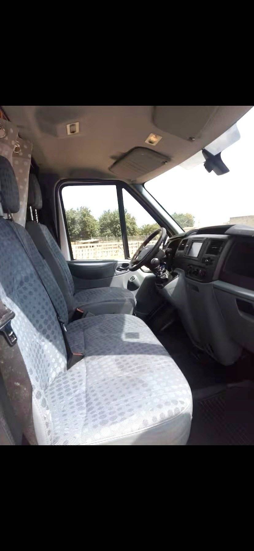 Poste de conduite Ford Transit - Yescapa