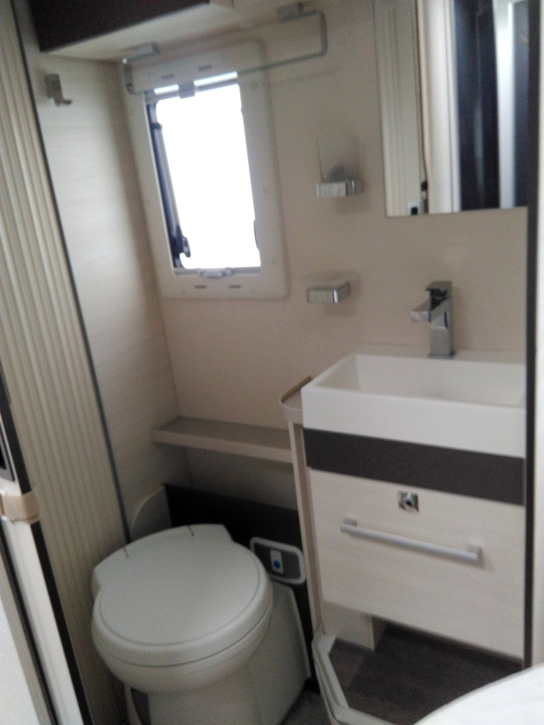 Challenger/MAGEO/288EB Transit 2,2 l 155 ch