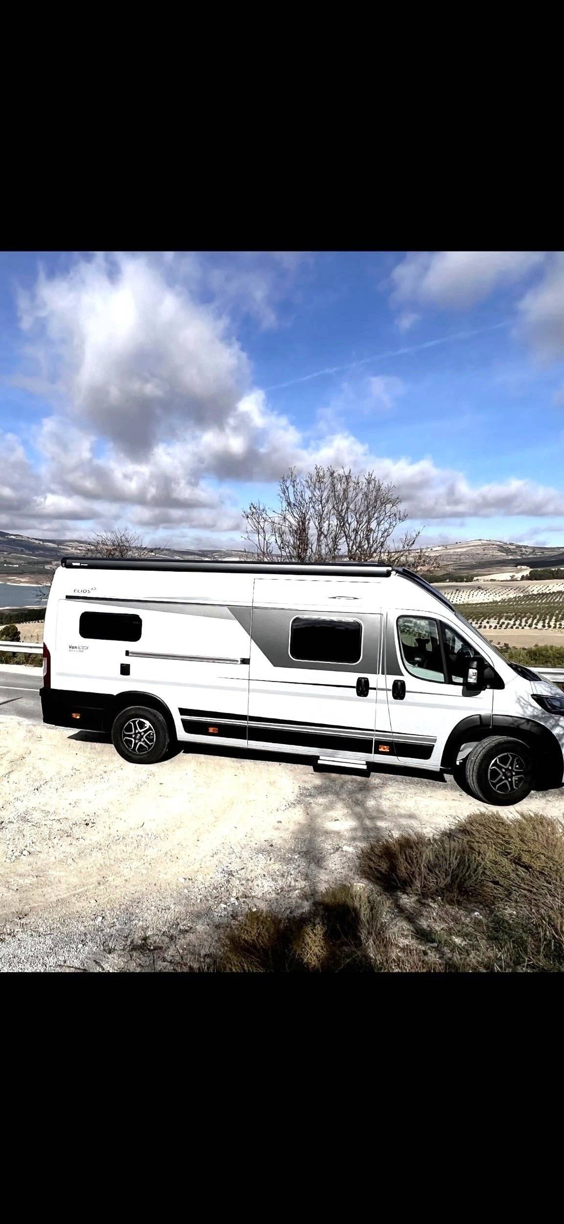 schräge Vorderansicht Fiat Ducato 2,3 130 ch - Yescapa