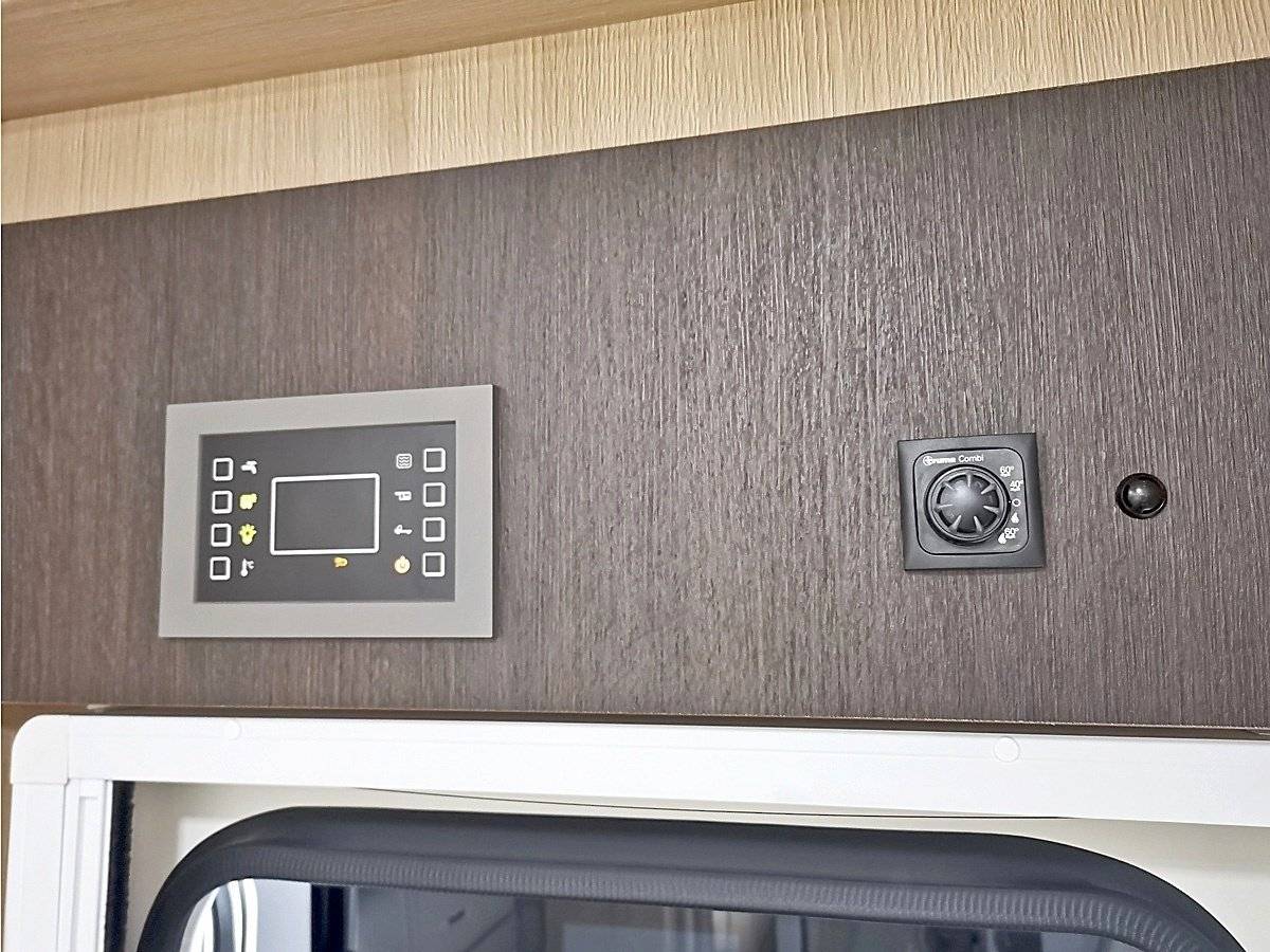 Eura Mobil Forster A699DVB-F